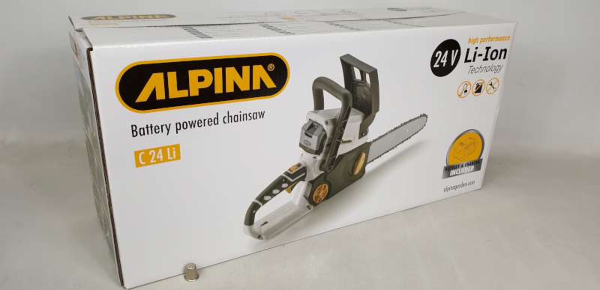 BRAND NEW BOXED ALPINA 24 VOLT LI - ION HIGH PERFORMANCE TECHNOLOGY BATTERY POWERED CHAINSAW,