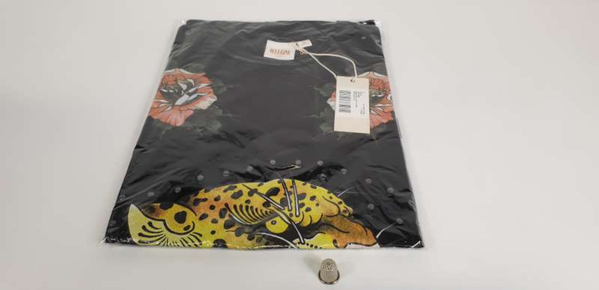 10 X BRAND NEW ILLEGAL CLUB PARIS T SHIRTS WITH TIGER PRINT DETAIL SIZE MEDIUM