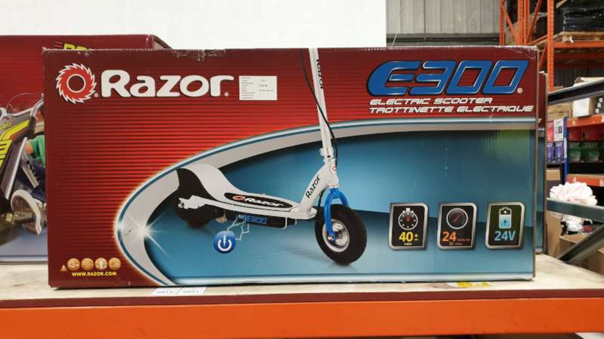 RAZOR E300 ELECTRIC SCOOTER ( BOXED )