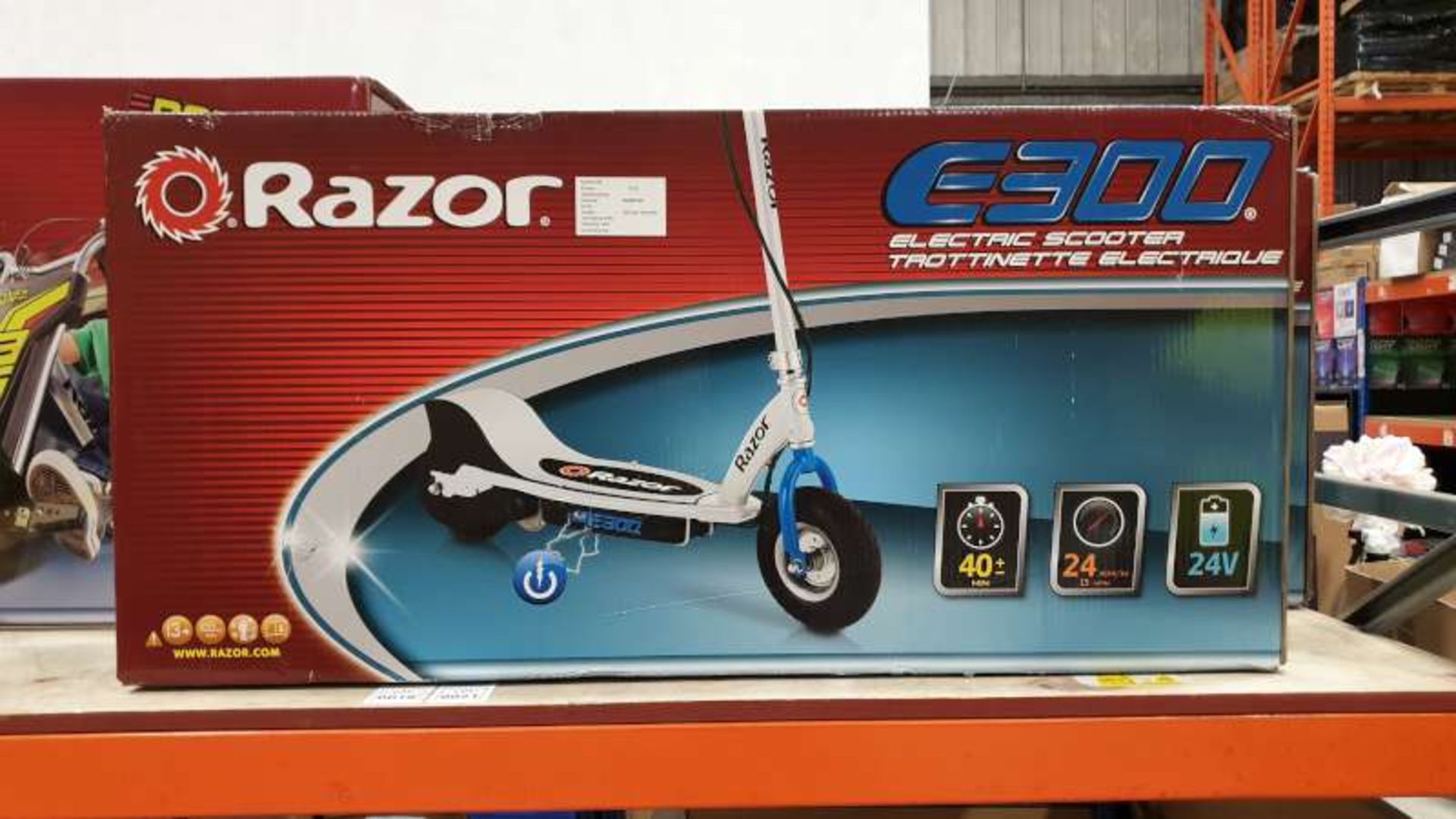 RAZOR E300 ELECTRIC SCOOTER ( BOXED )