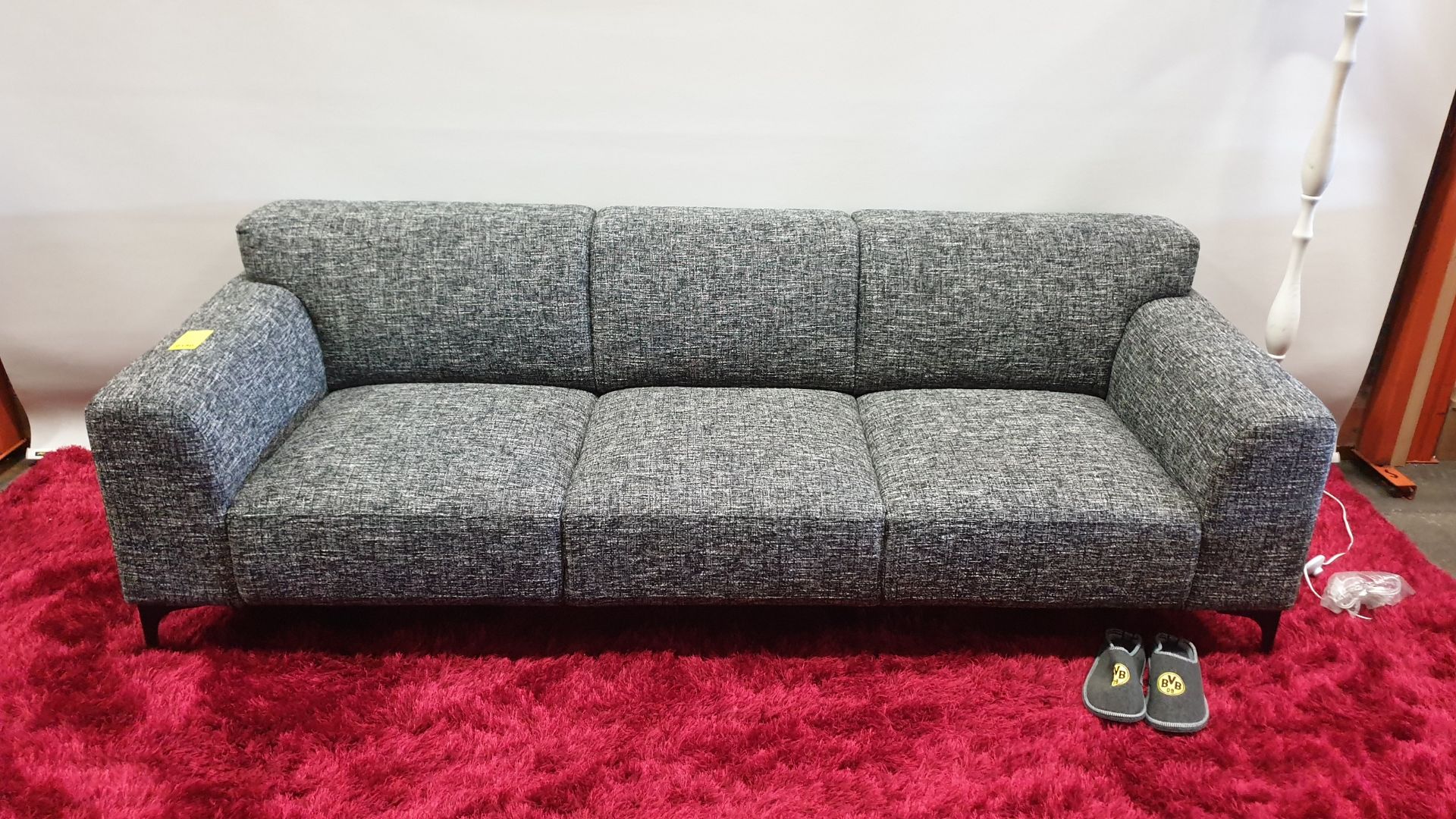 BRAND NEW FABRIC COCO COLOUR 3 SEATER FINN SOFA SIZE 2660 X 960 X 730 RRP £2995