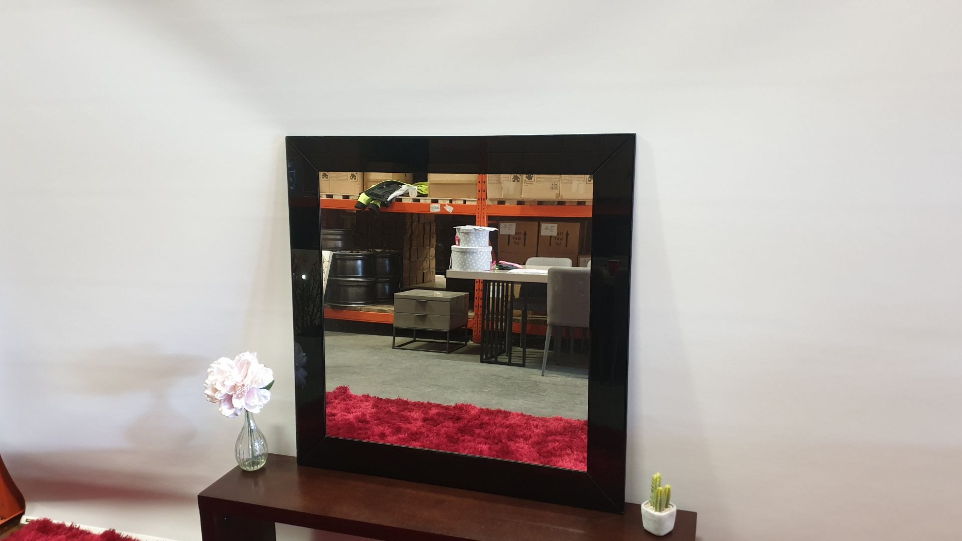 BRAND NEW BOXED BLACK GLASS FRAMED MIRROR SIZE 1000 X 1000 RRP £129.00