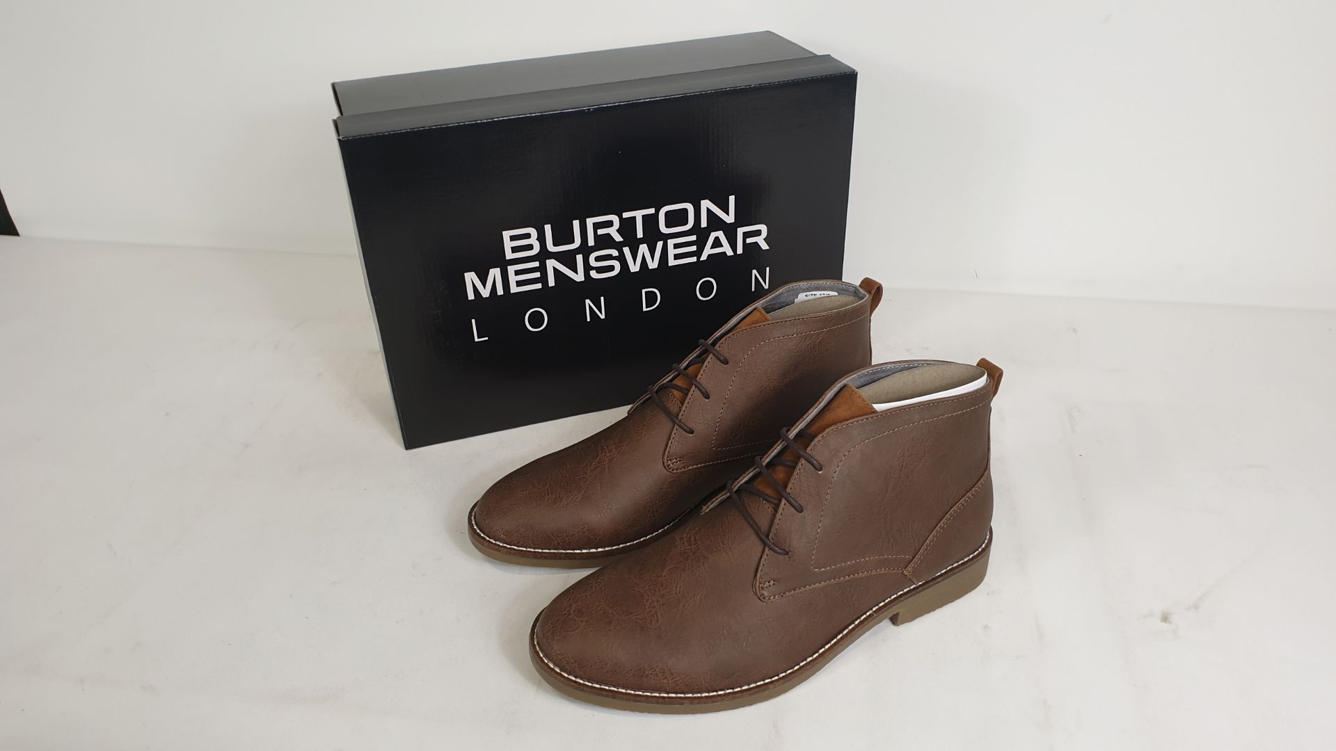 10 X BRAND NEW BOXED PAIRS OF BURTONS MENSWEAR LEATHER LOOK TAN COLOURED CHUKKA BOOTS SIZE 10