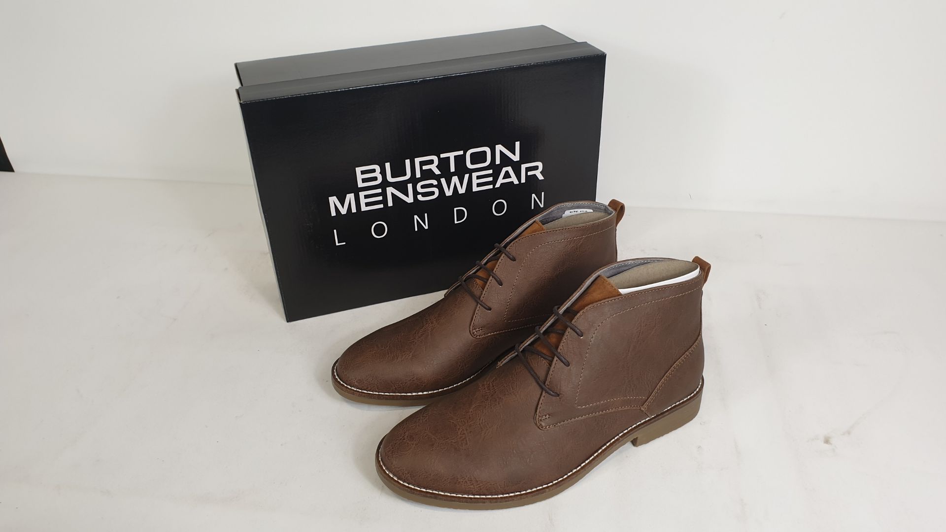 10 X BRAND NEW BOXED PAIRS OF BURTONS MENSWEAR LEATHER LOOK TAN COLOURED CHUKKA BOOTS SIZE 9