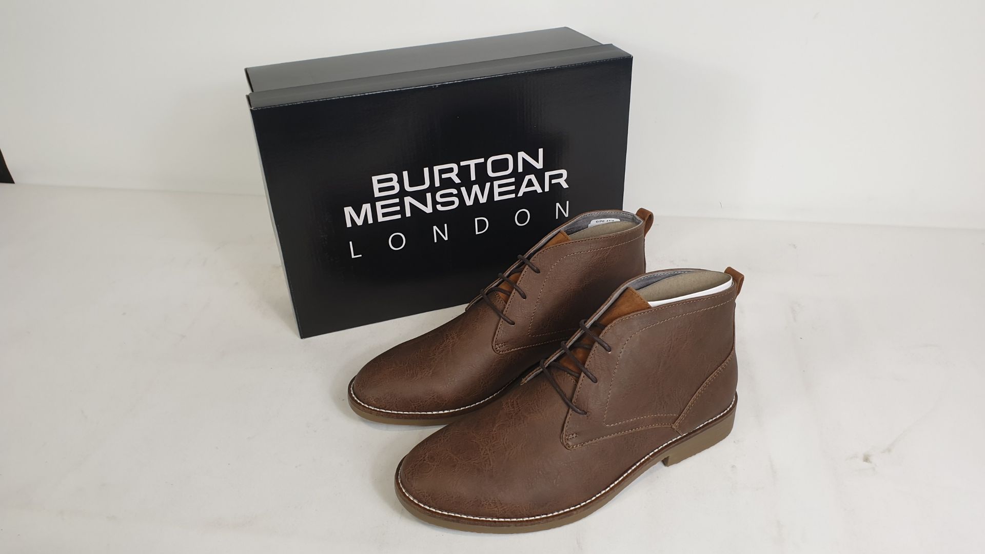 10 X BRAND NEW BOXED PAIRS OF BURTONS MENSWEAR LEATHER LOOK TAN COLOURED CHUKKA BOOTS SIZE 8