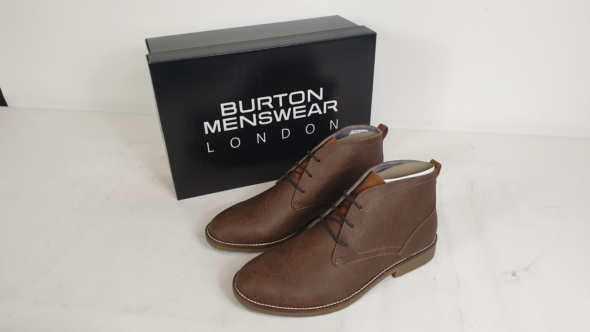 10 X BRAND NEW BOXED PAIRS OF BURTONS MENSWEAR LEATHER LOOK TAN COLOURED CHUKKA BOOTS SIZE 10