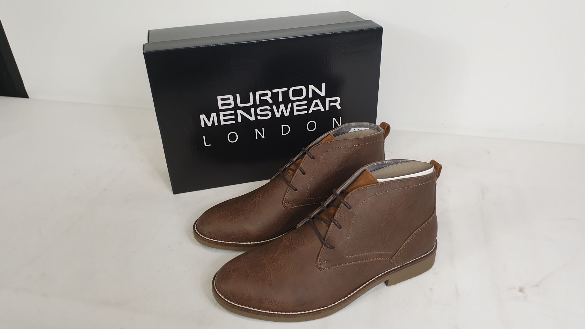 10 X BRAND NEW BOXED PAIRS OF BURTONS MENSWEAR LEATHER LOOK TAN COLOURED CHUKKA BOOTS SIZE 7