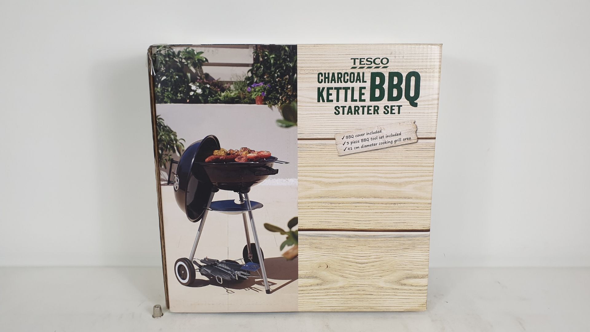 8 X TESCO CHARCOAL KETTLE BARBEQUE STARTER SETS ( INCLUDES BBQ, GRILL AREA 41CM DIAM, 3PC TOOLS