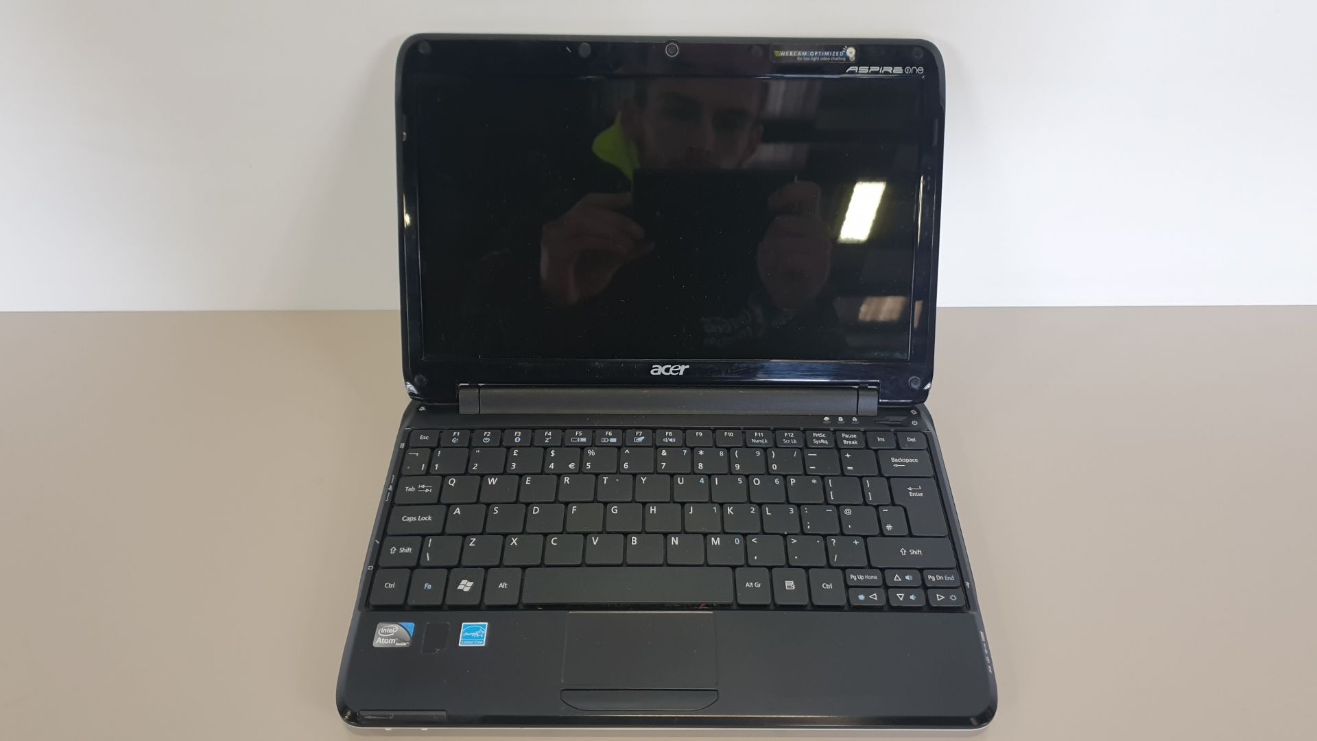 ACER ASPIRE ONE N214 NOTEBOOK AND CHARGER