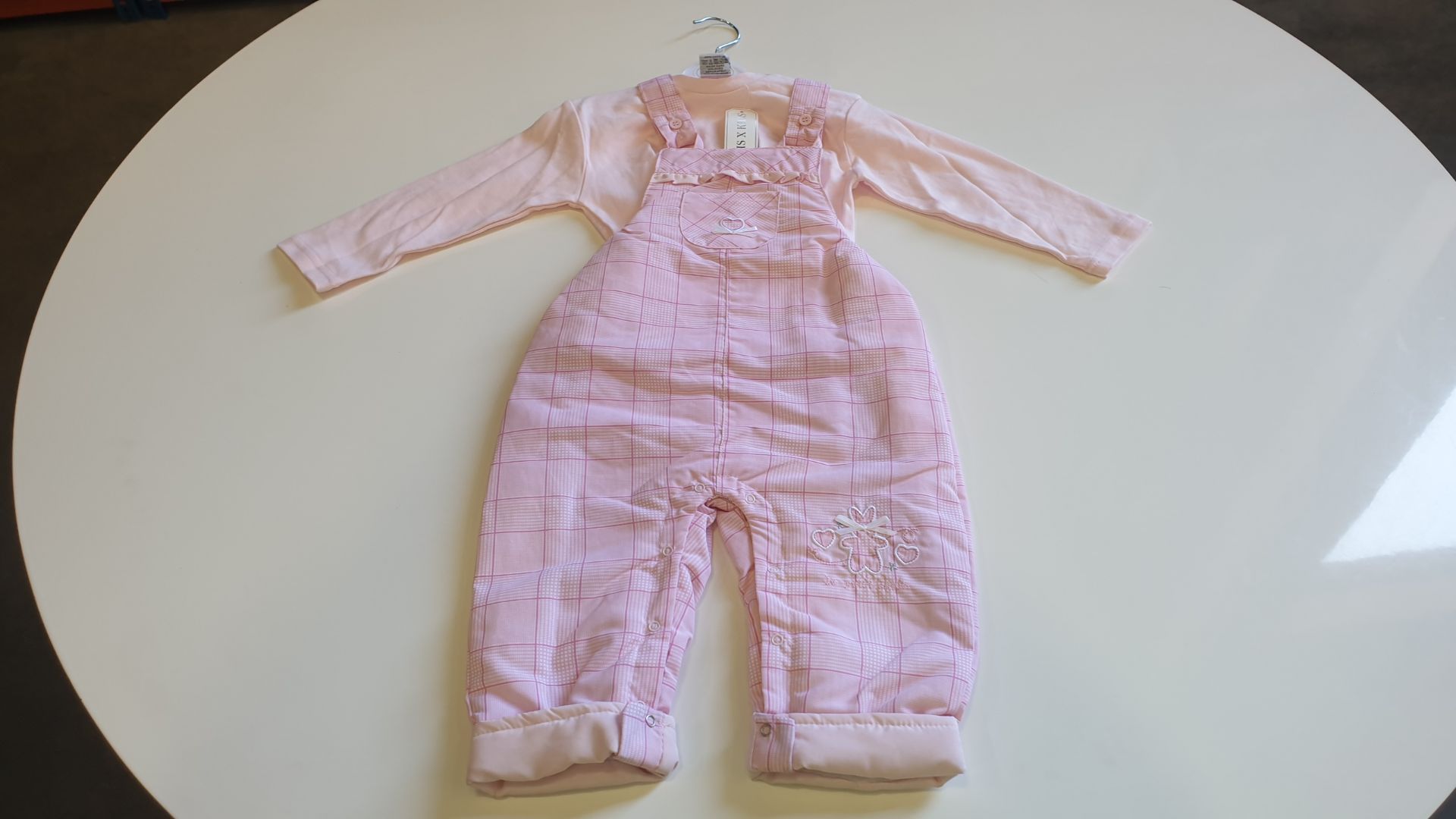 6 X BRAND NEW VARIOUS KRIS X KIDS PINK OUTFITS IN VARIOUS SIZES