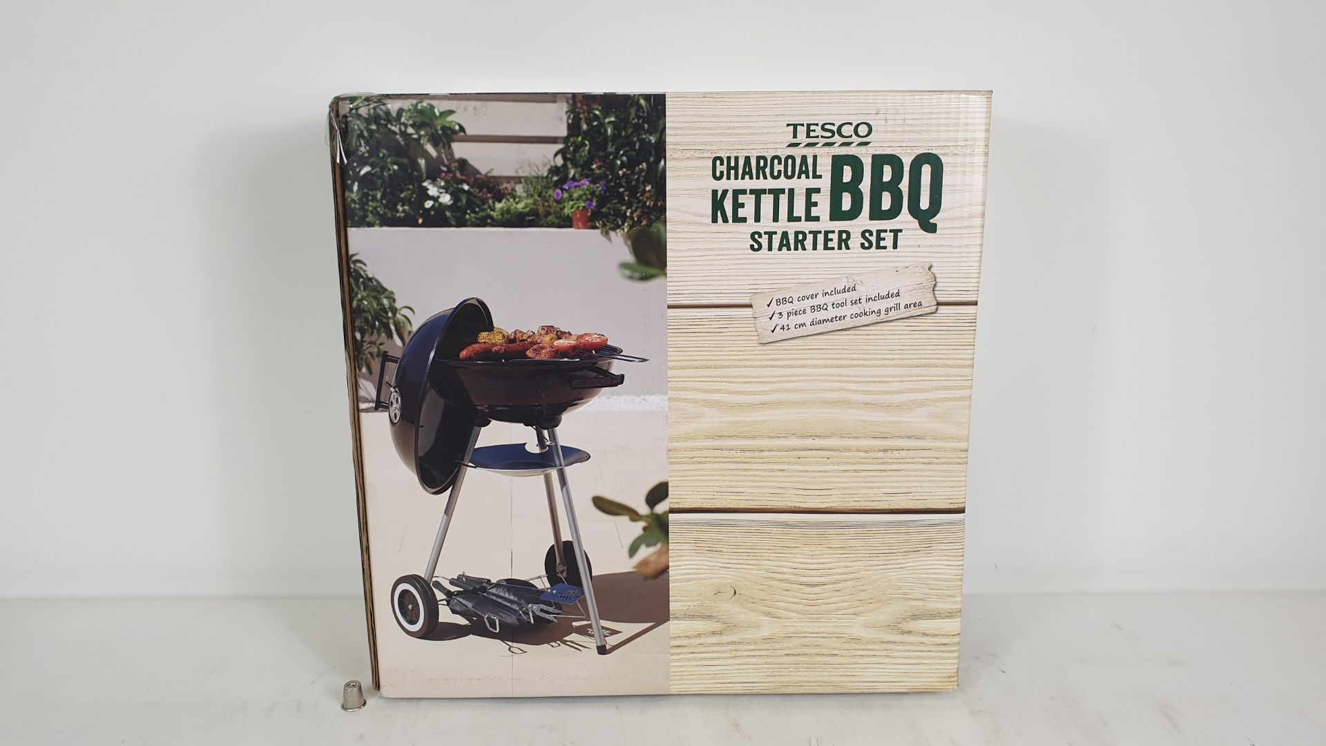 8 X TESCO CHARCOAL KETTLE BARBEQUE STARTER SETS ( INCLUDES BBQ, GRILL AREA 41CM DIAM, 3PC TOOLS