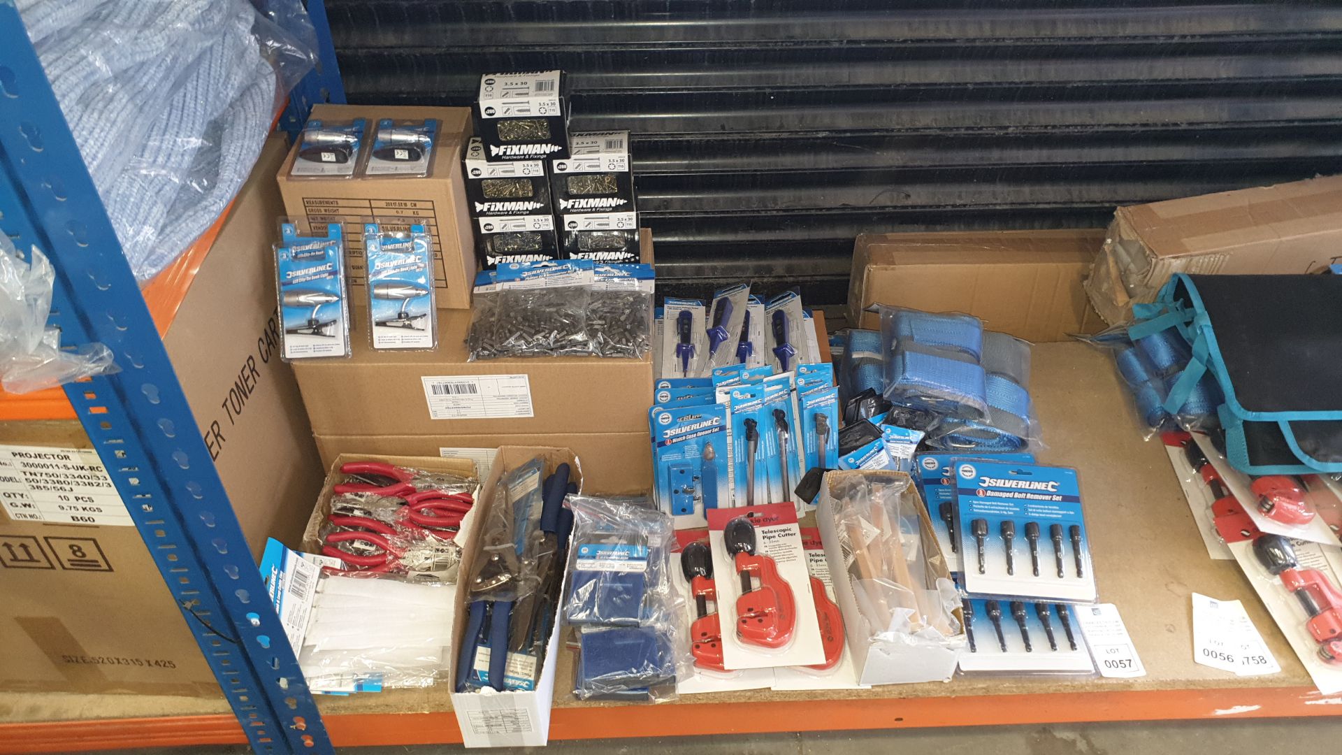 MIXED SILVERLINE TOOL LOT CONTAINING, SPEED BRACE, RADIATOR KEYS, SPARK PLUG WRENCH, TELESCOPIC PIPE