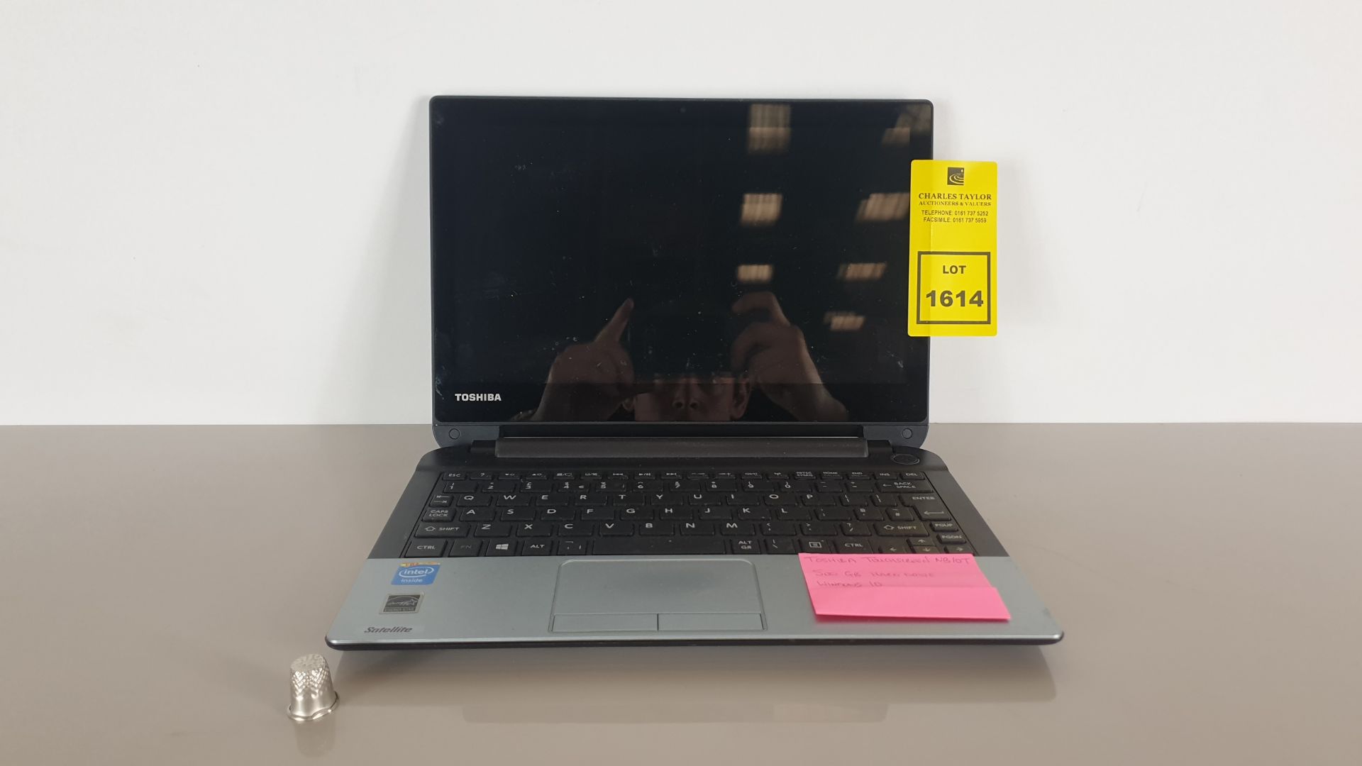 (LOT FOR THURSDAY 28TH MAY AUCTION) TOSHIBA TOUCHSCREEN NB10T NETBOOK - 500 GB HARD DRIVE WITH