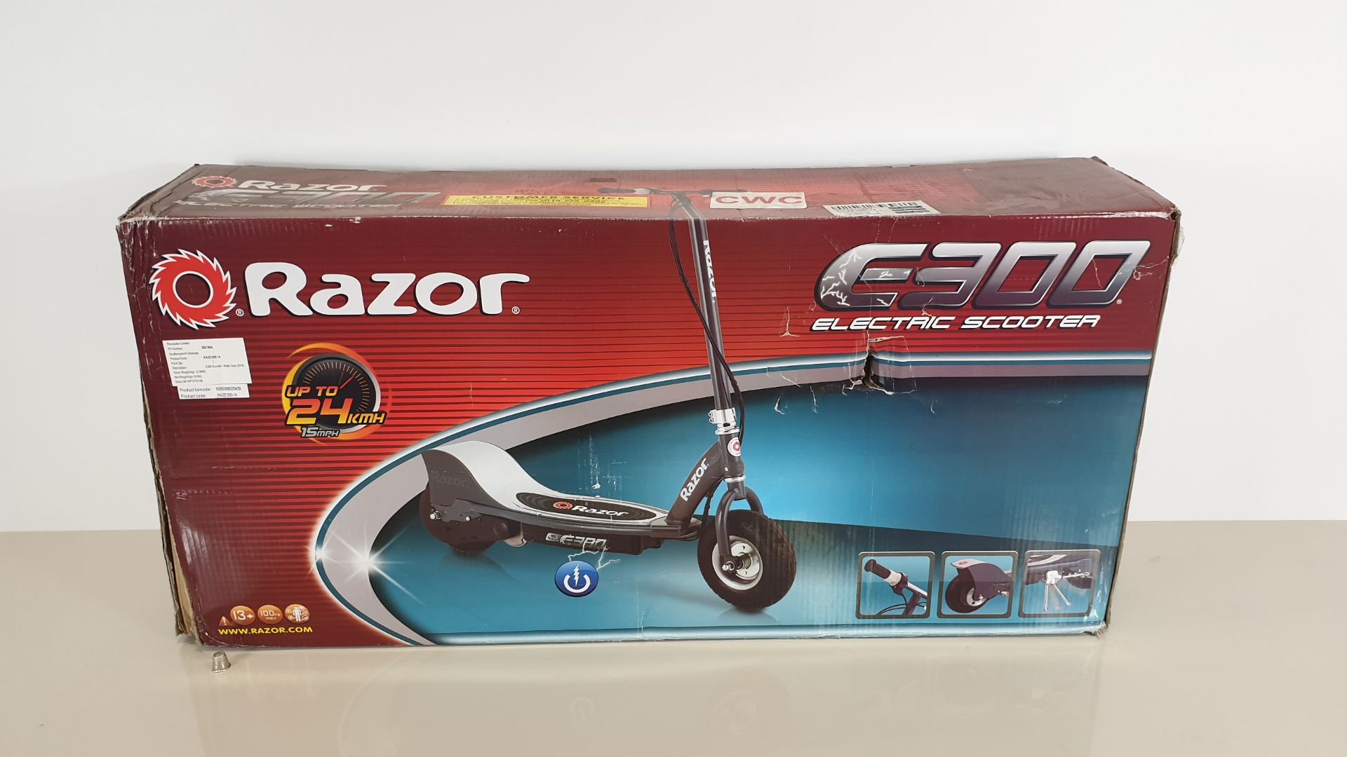 (LOT FOR THURSDAY 28TH MAY AUCTION) BRAND NEW BOXED RAZOR E300 ELECTRIC SCOOTER (UP TO 24KMH) (
