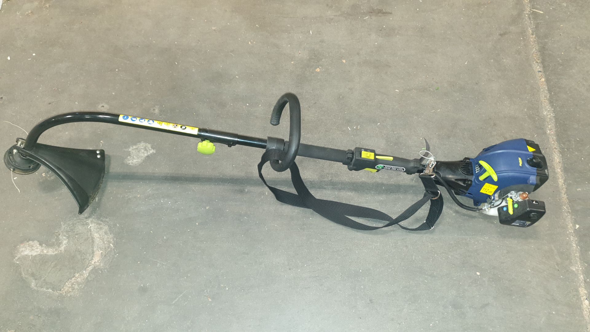 (LOT FOR THURSDAY 28TH MAY AUCTION) XTREME PETROL POWERED STRIMMER WITH STRAP (NO ORIGNAL BOX -