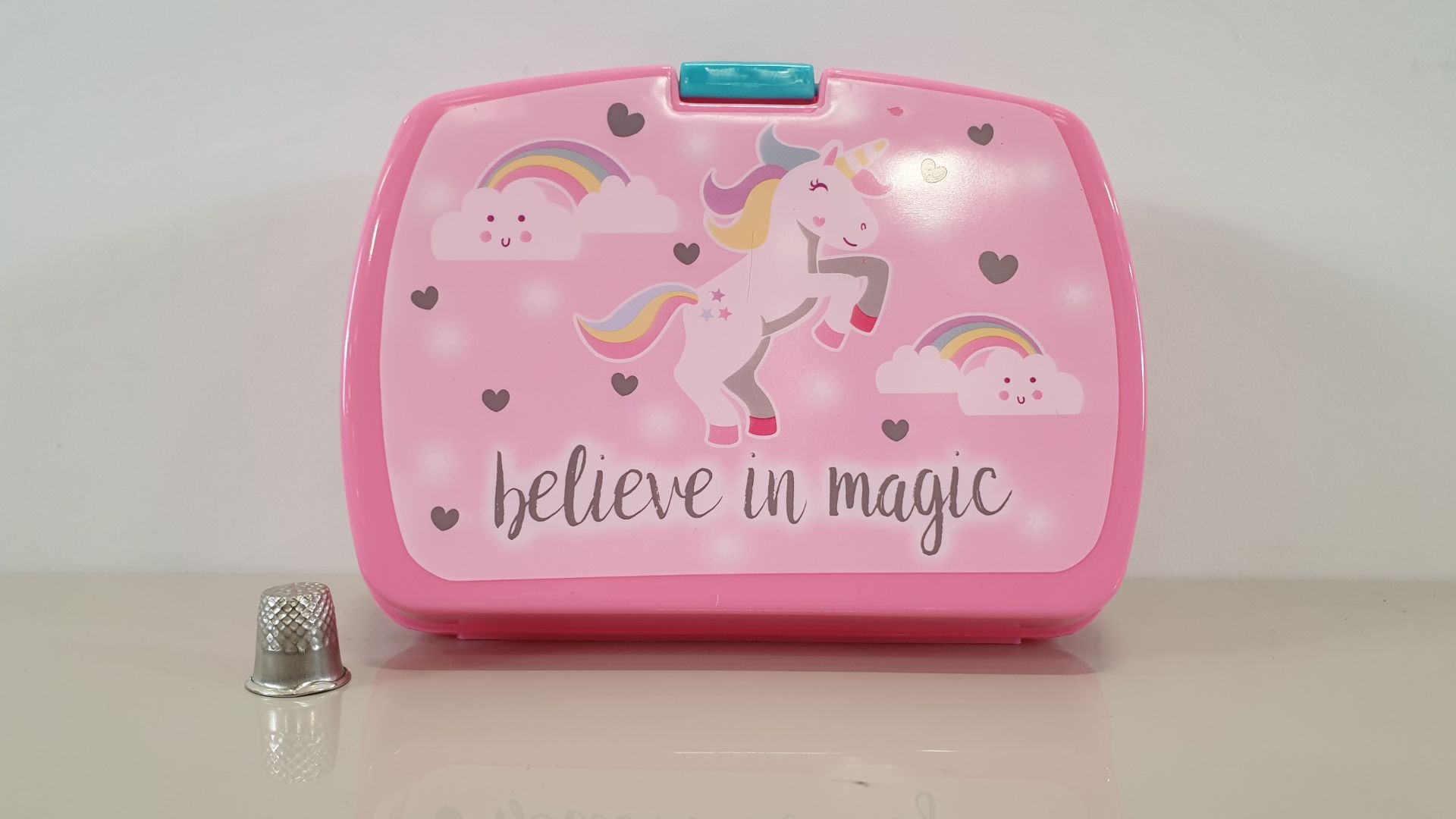 60 X 'BELIEVE IN MAGIC' MINI LUNCHBOXES - IN 5 CARTONS