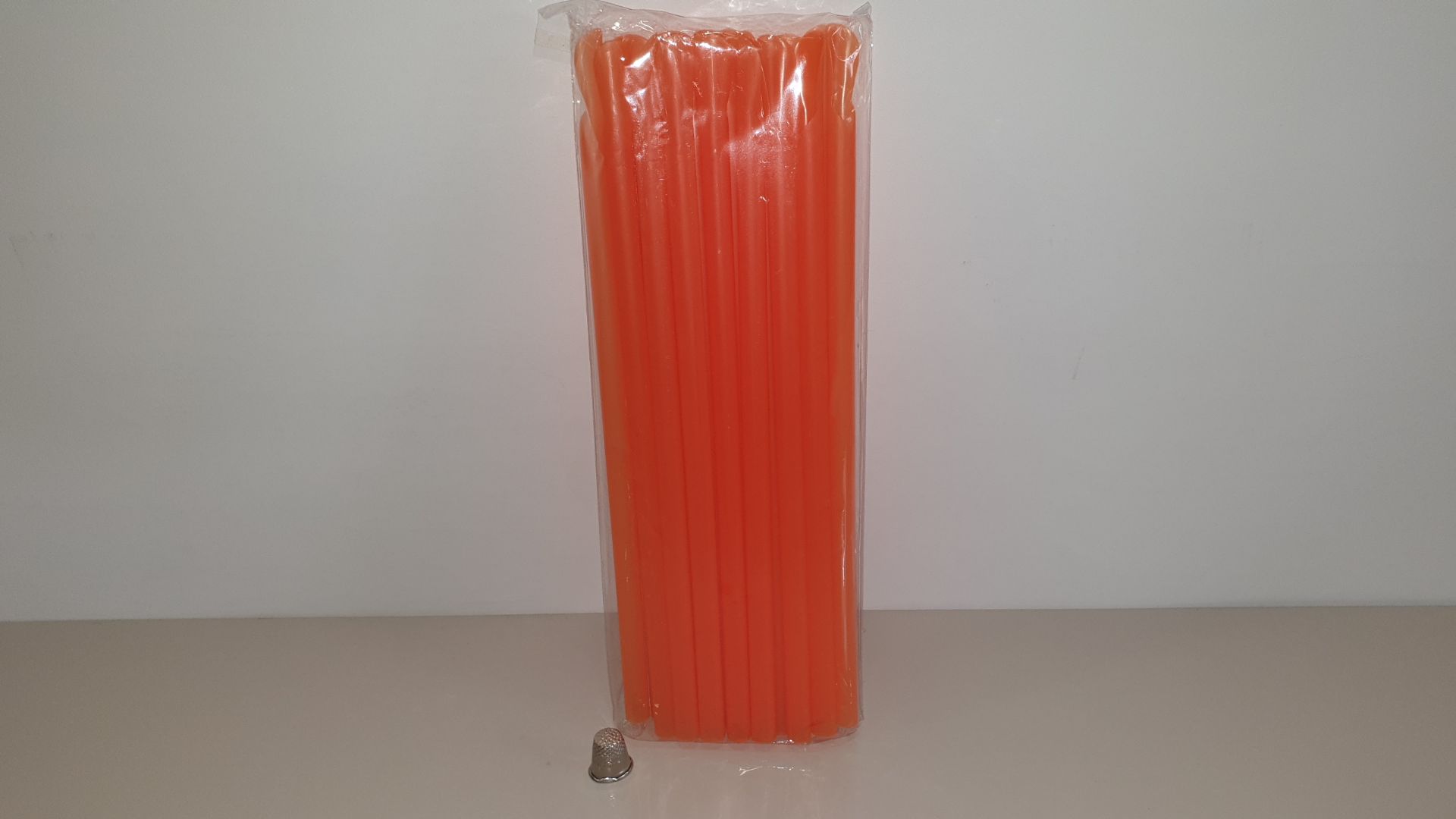 APPROX 4500 X LARGE DIAMETER STRAWS IN 3 CARTONS (IDEAL FOR SLUSH / PART FROZEN POP DRINKS) - BAGGED