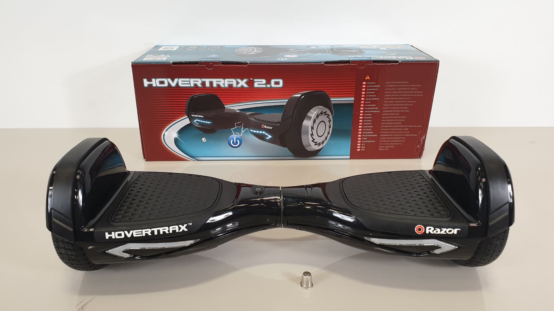 (LOT FOR THURSDAY 28TH MAY AUCTION) BRAND NEW BOXED RAZOR HOVERTRAX 2.0 ONYX BLACK 9KMH (PLEASE NOTE