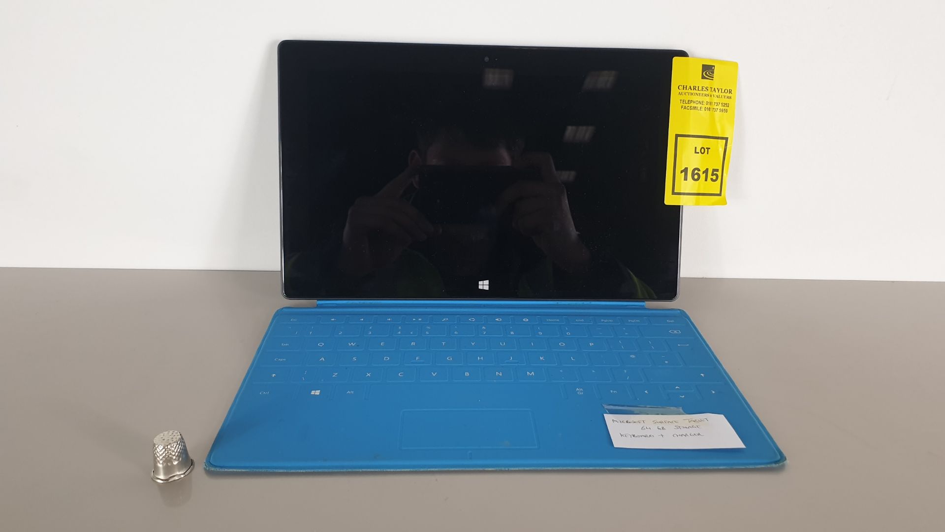 (LOT FOR THURSDAY 28TH MAY AUCTION) MICROSOFT SURFACE TABLET 64GB MEMORY WITH KEYBOARD AND CHARGER