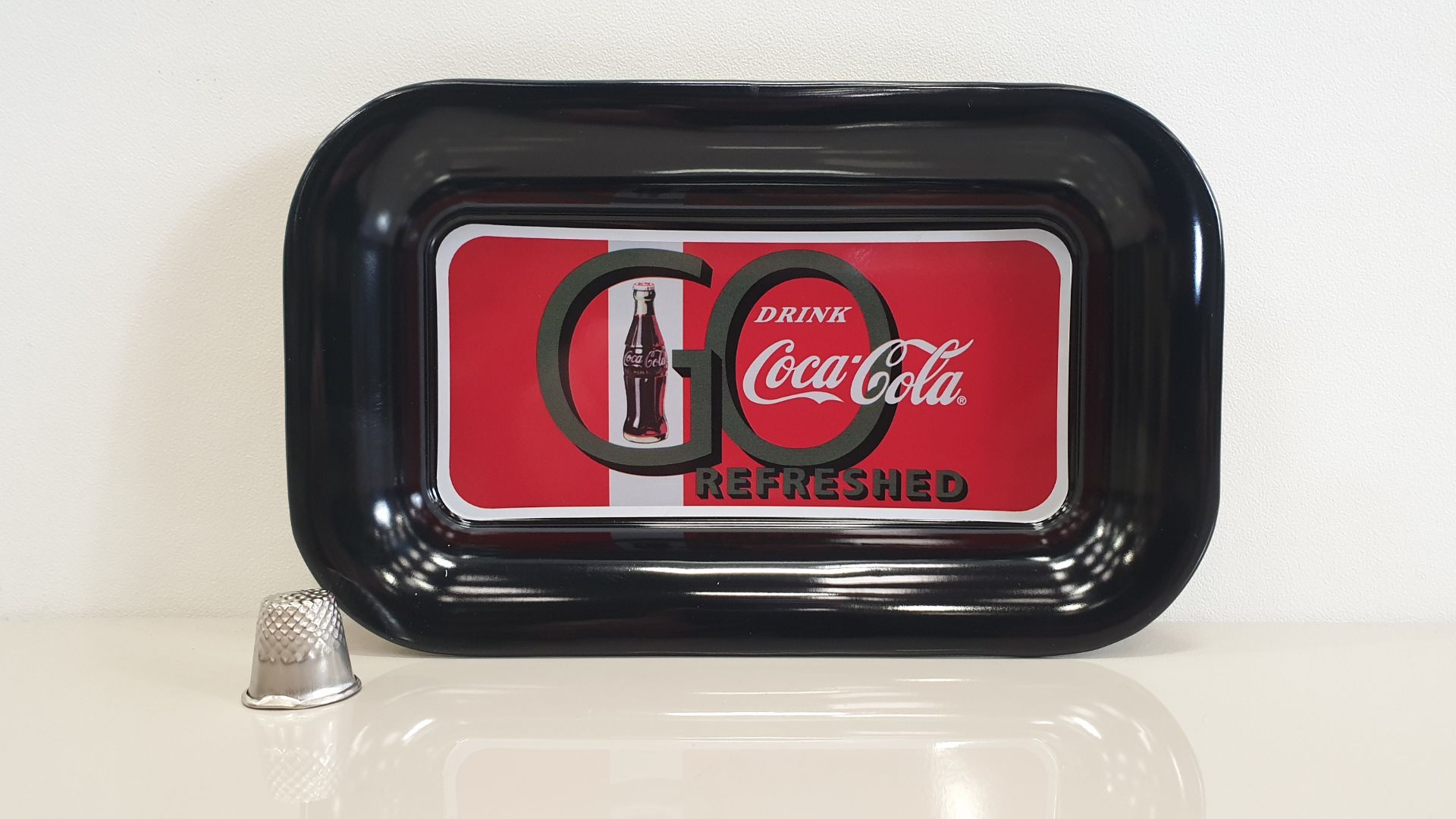 300 X COCA COLA PROMOTIONAL NIBBLES TRAYS - TIN - DRINK COCA COLA GO REFRESHED - IN 2 CARTONS