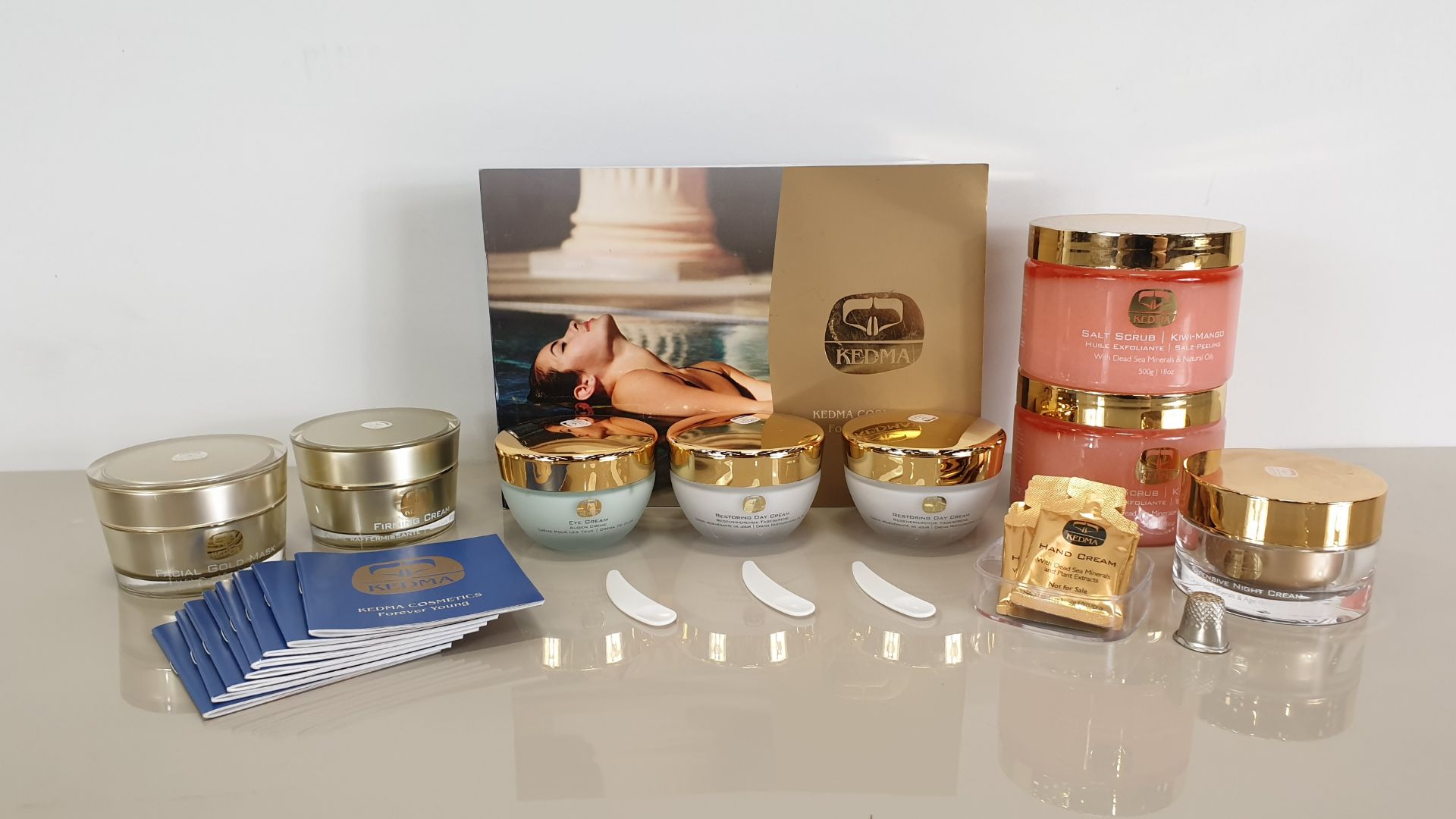 (LOT FOR THURSDAY 28TH MAY AUCTION) MIXED LOT CONTAINING 1 X BRAND NEW KEDMA FACIAL GOLD MASK 1X