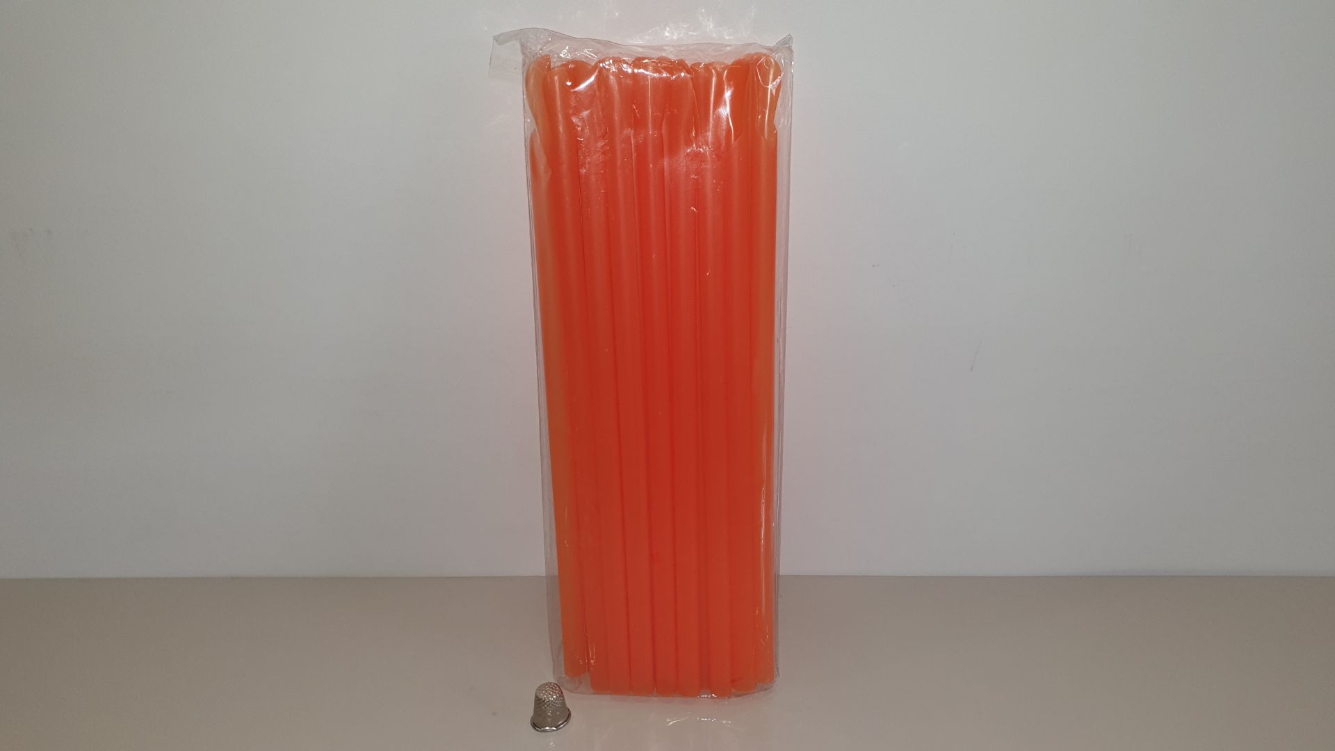 APPROX 4500 X LARGE DIAMETER STRAWS IN 3 CARTONS (IDEAL FOR SLUSH / PART FROZEN POP DRINKS) - BAGGED