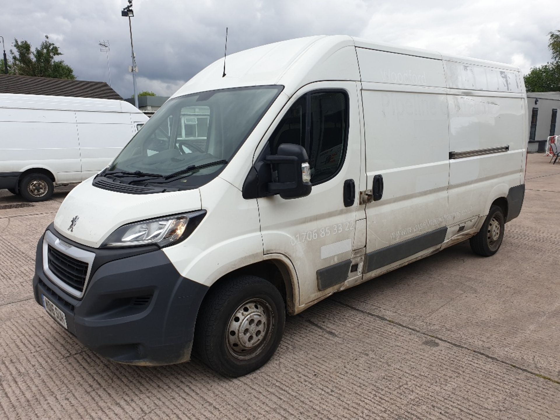 (THIS VEHICLE WILL BE SOLD THURSDAY 28TH MAY 12 NOON) WHITE PEUGEOT BOXER 335 PROFESSIONAL. ( DIESEL - Image 4 of 7