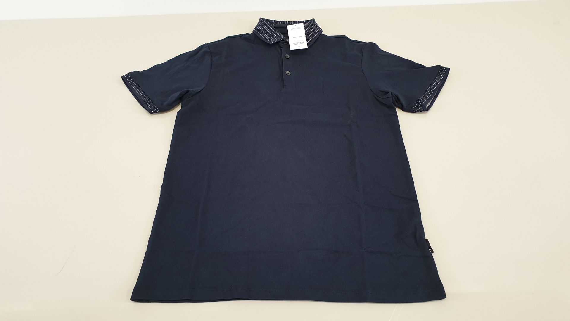 37 X BRAND NEW BURTON MENSWEAR NAVY POLO SHIRT WITH WHITE SPOTTED COLLAR SIZE LARGE