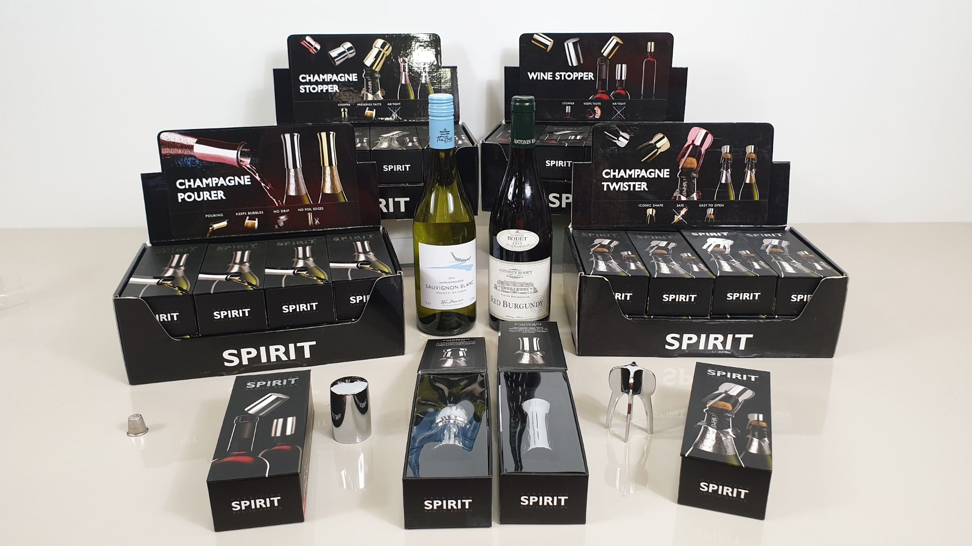 32 X NORDITION SILVER COLOURED SPIRIT CHAMPAGNE / WINE ACCESSORIES IN 4 DISPLAY CARTONS (8 X
