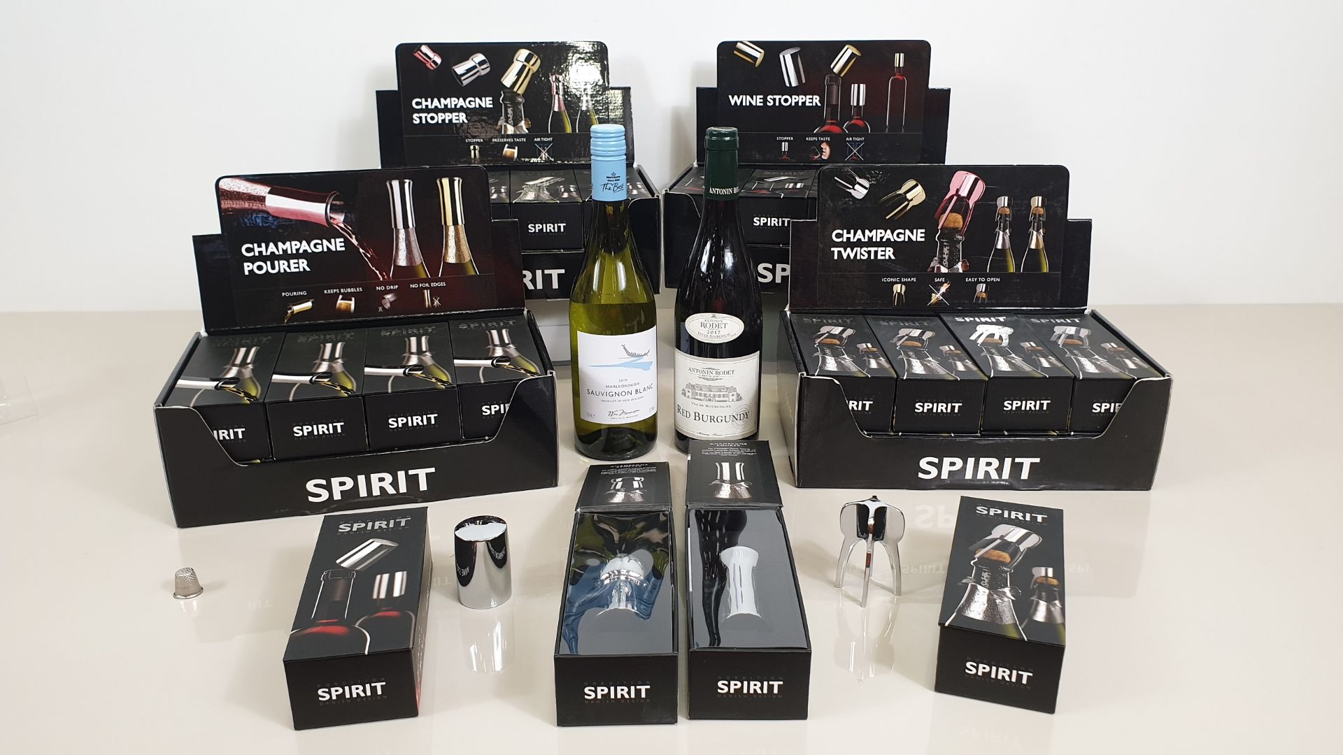 32 X NORDITION SILVER COLOURED SPIRIT CHAMPAGNE / WINE ACCESSORIES IN 4 DISPLAY CARTONS (8 X