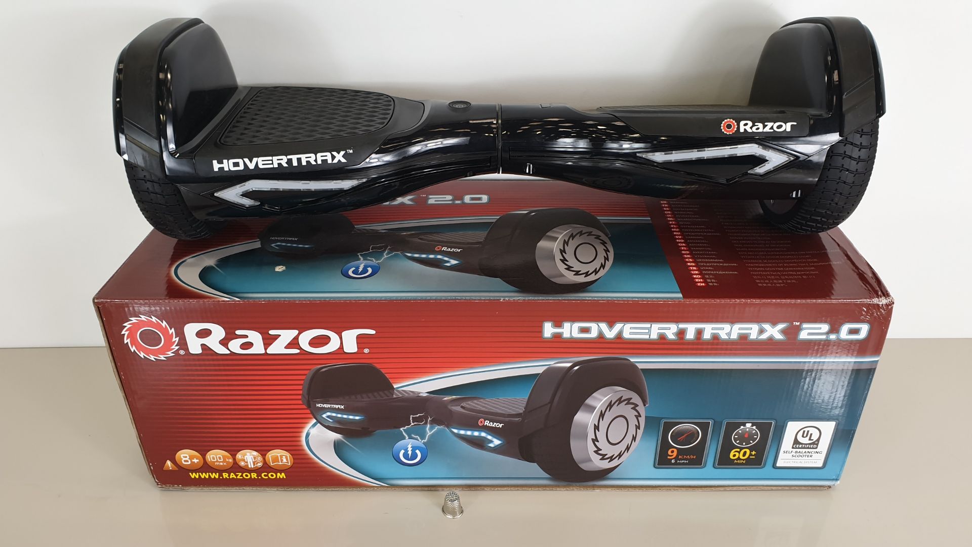 BRAND NEW BOXED RAZOR HOVERTRAX 2.0 ONYX BLACK 9KMH (PLEASE NOTE BATTERYS HAVE EXPIRED AS OF 2016)