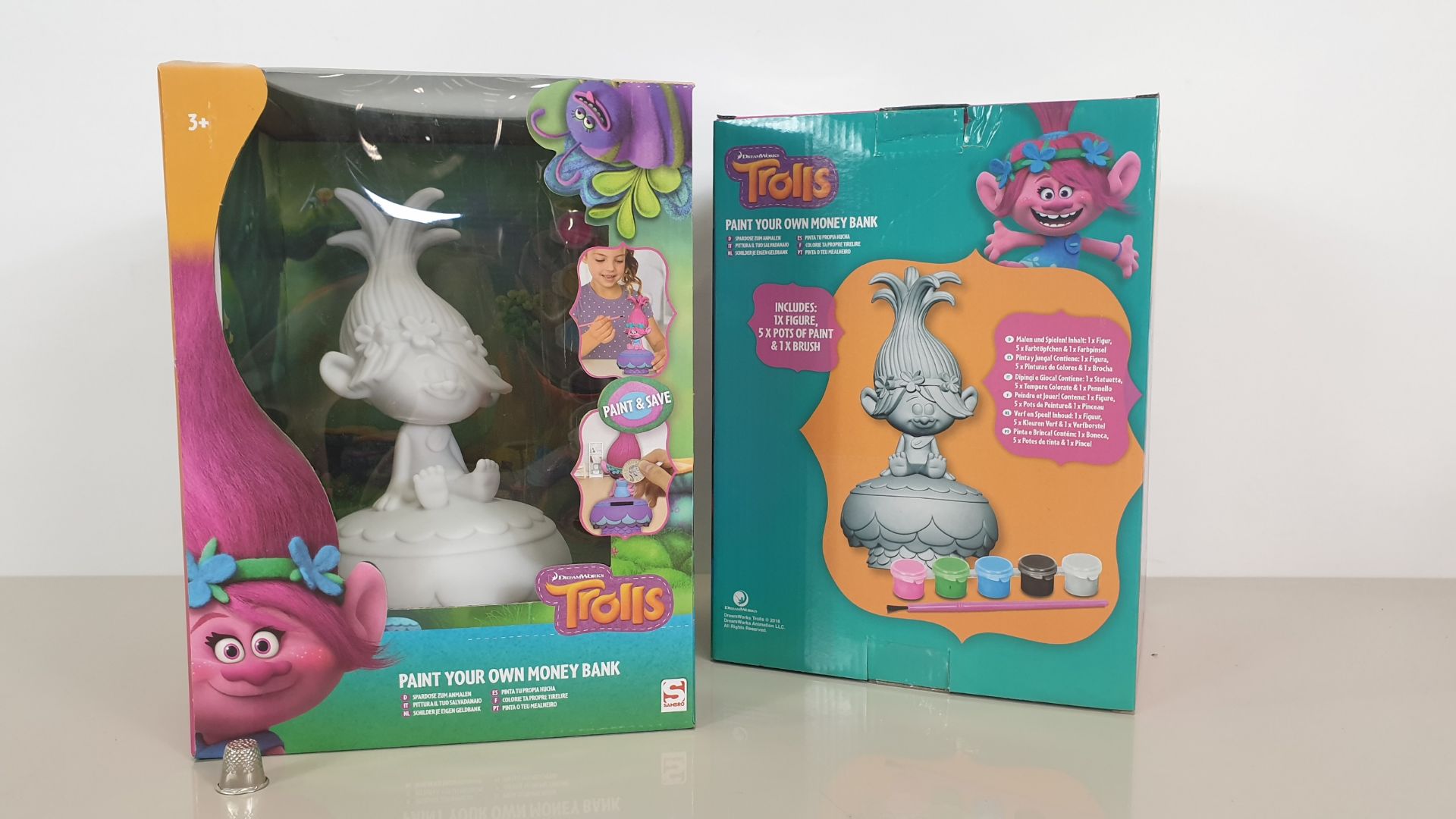 12 X BRAND NEW DREAMWORKS TROLLS PAINT YOUR OWN MONEY BANKS WITH BRUSH AND PAINTS IN 6 BOXES