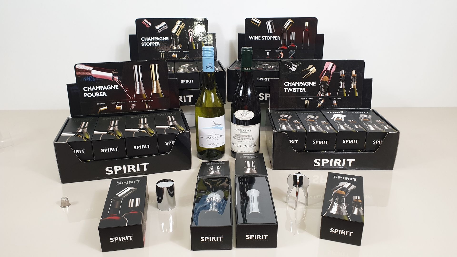 32 X NORDITION SILVER COLOURED SPIRIT CHAMPAGNE / WINE ACCESSORIES IN 4 DISPLAY CARTONS (8 X