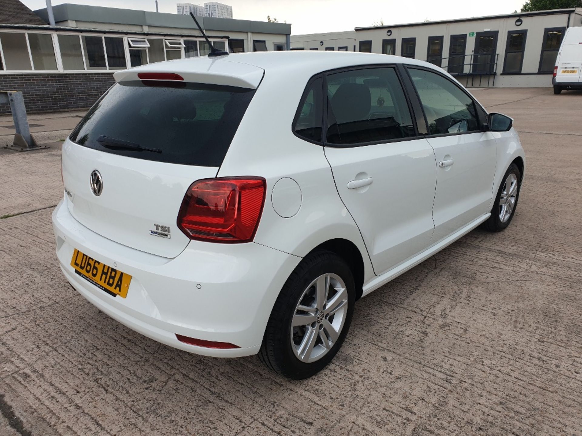 WHITE VOLKS WAGON POLO 1.2 TSI MATCH. Reg : LD66 HBA Mileage : 20,043 Details: KEYS x 2 LOG BOOK - - Image 2 of 8