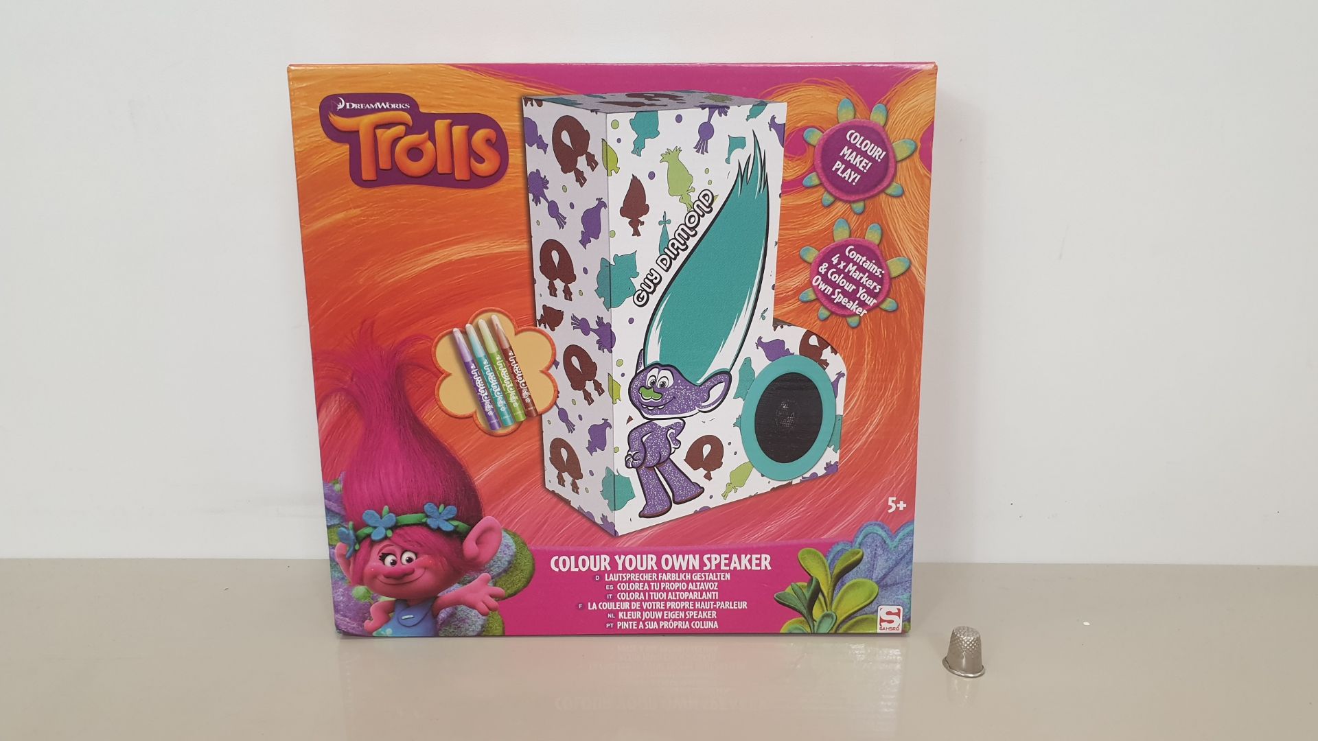 48 X BRAND NEW DREAMWORKS TROLLS COLOUR YOUR OWN SPEAKER CONTAINING 4 MARKERS & COLOUR YOUR OWN