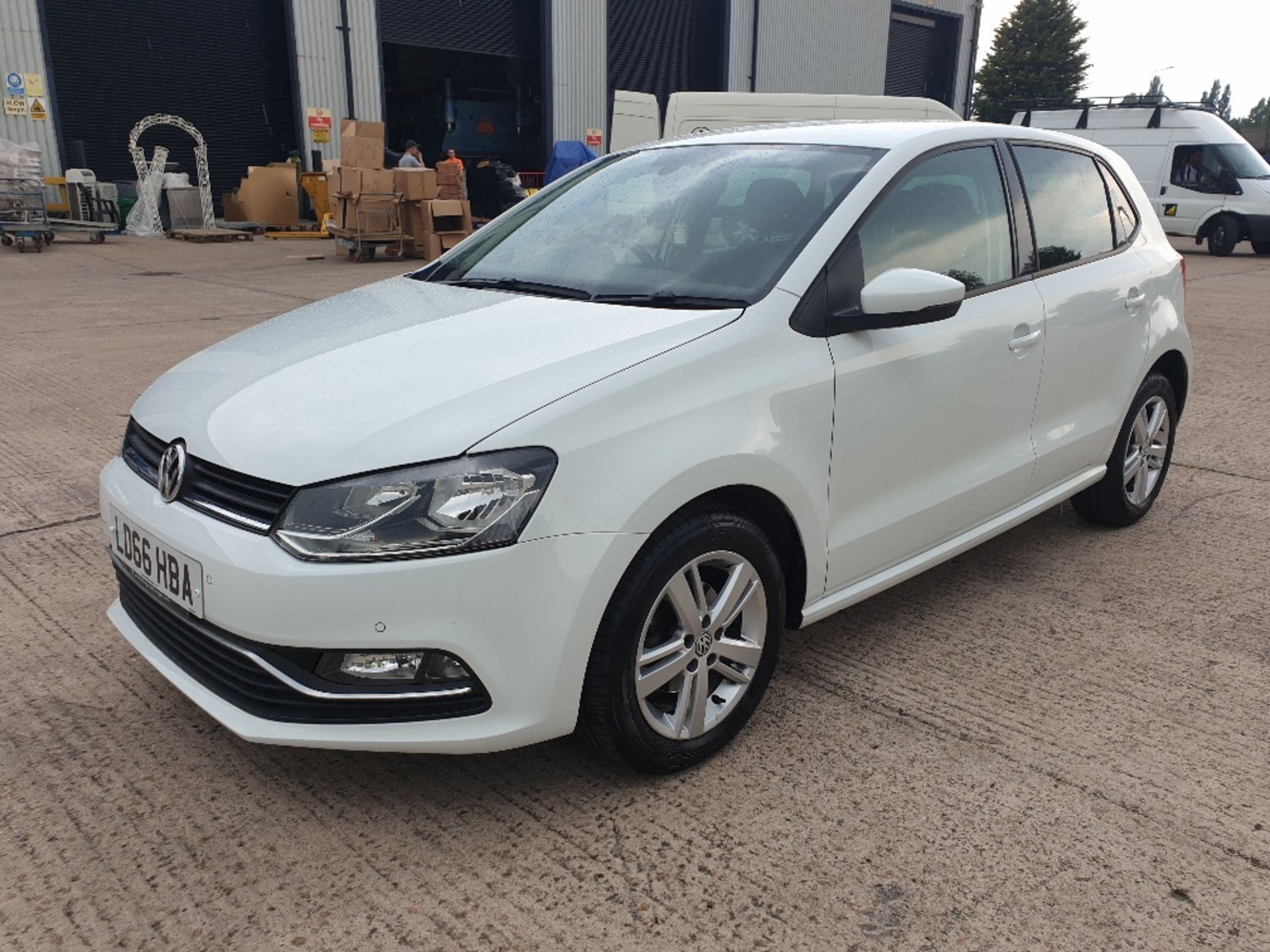 WHITE VOLKS WAGON POLO 1.2 TSI MATCH. Reg : LD66 HBA Mileage : 20,043 Details: KEYS x 2 LOG BOOK - - Image 4 of 8