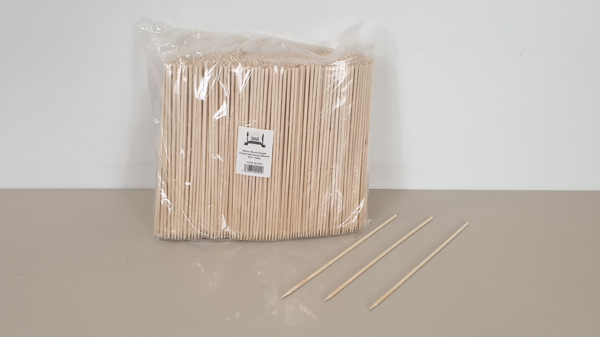 10000 X 180 MM ROUND SINGLE POINTED BIRCHWOOD SKEWERS (IDEAL FOR BBQs) - (10 X 1000) - IN 1 CARTON