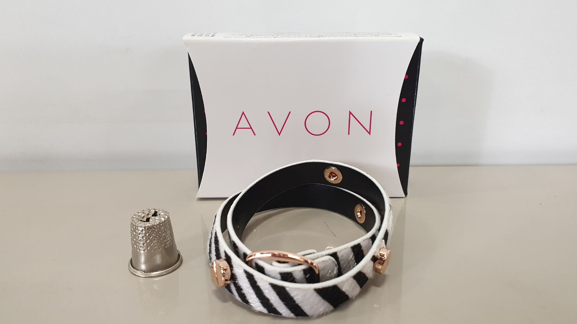 132 X BRAND NEW AVON INDIVIDUALLY BOXED BRIGETTA WRAP BRACELET - ZEBRA PRINT