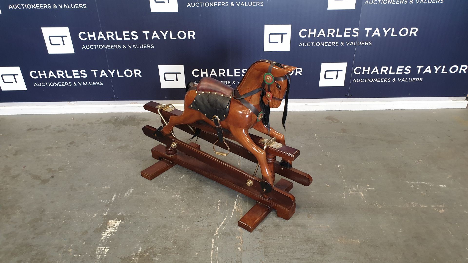 BRAND NEW SOLID WOODEN MAHOGANY ROCKING HORSE 110 X 45 X 90cm RRP £1000