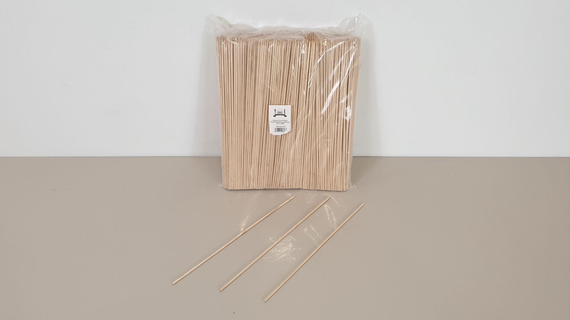 10000 X 250 MM ROUND SINGLE POINTED BIRCHWOOD SKEWERS (IDEAL FOR BBQs) - (10 X 1000) - IN 1 CARTON