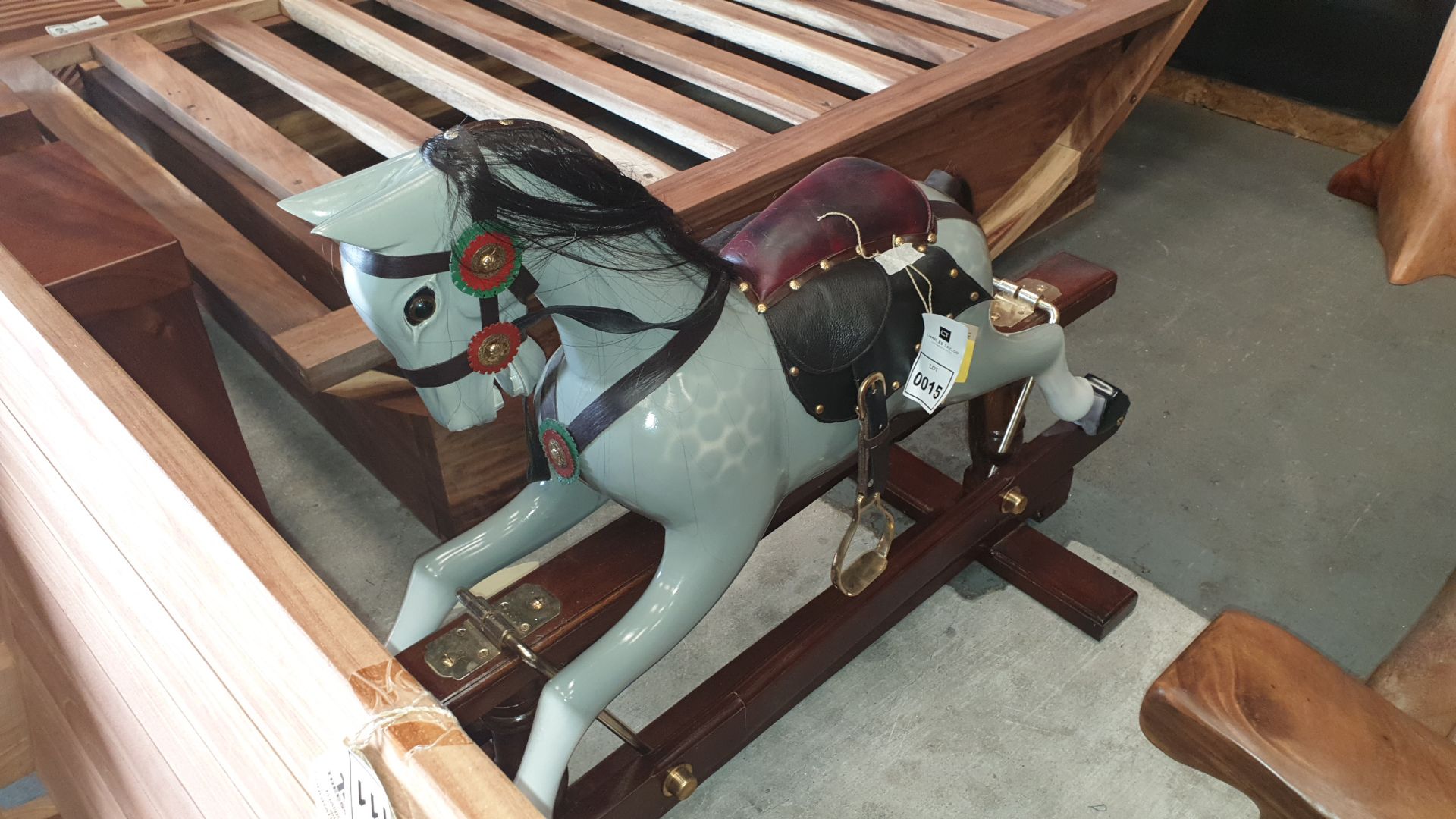 BRAND NEW SOLID WOODEN GREY ROCKING HORSE 110 X 45 X 90cm RRP £1000 - Image 2 of 2