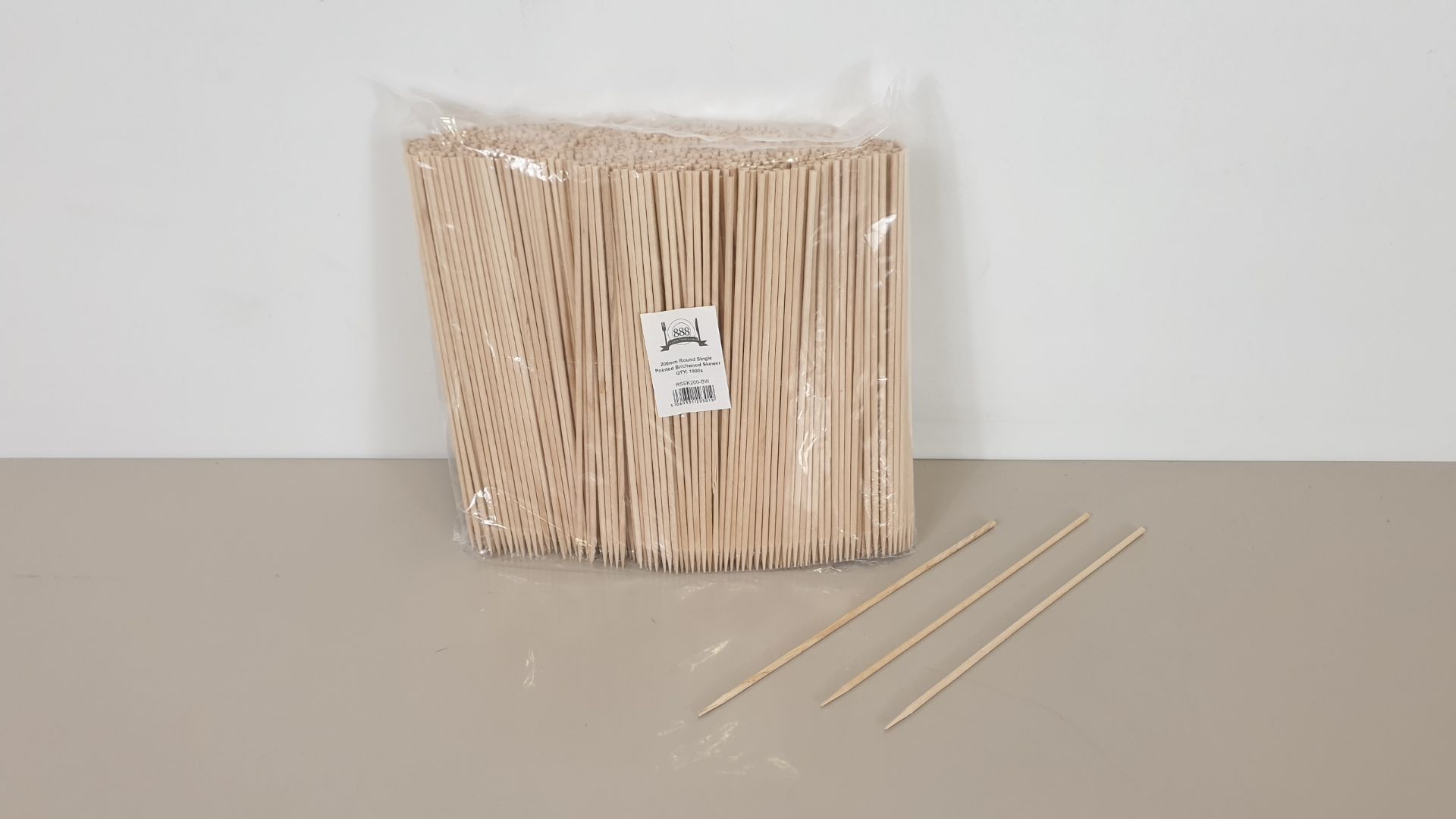 10000 X 200 MM ROUND SINGLE POINTED BIRCHWOOD SKEWERS (IDEAL FOR BBQs) - (10 X 1000) - IN 1 CARTON