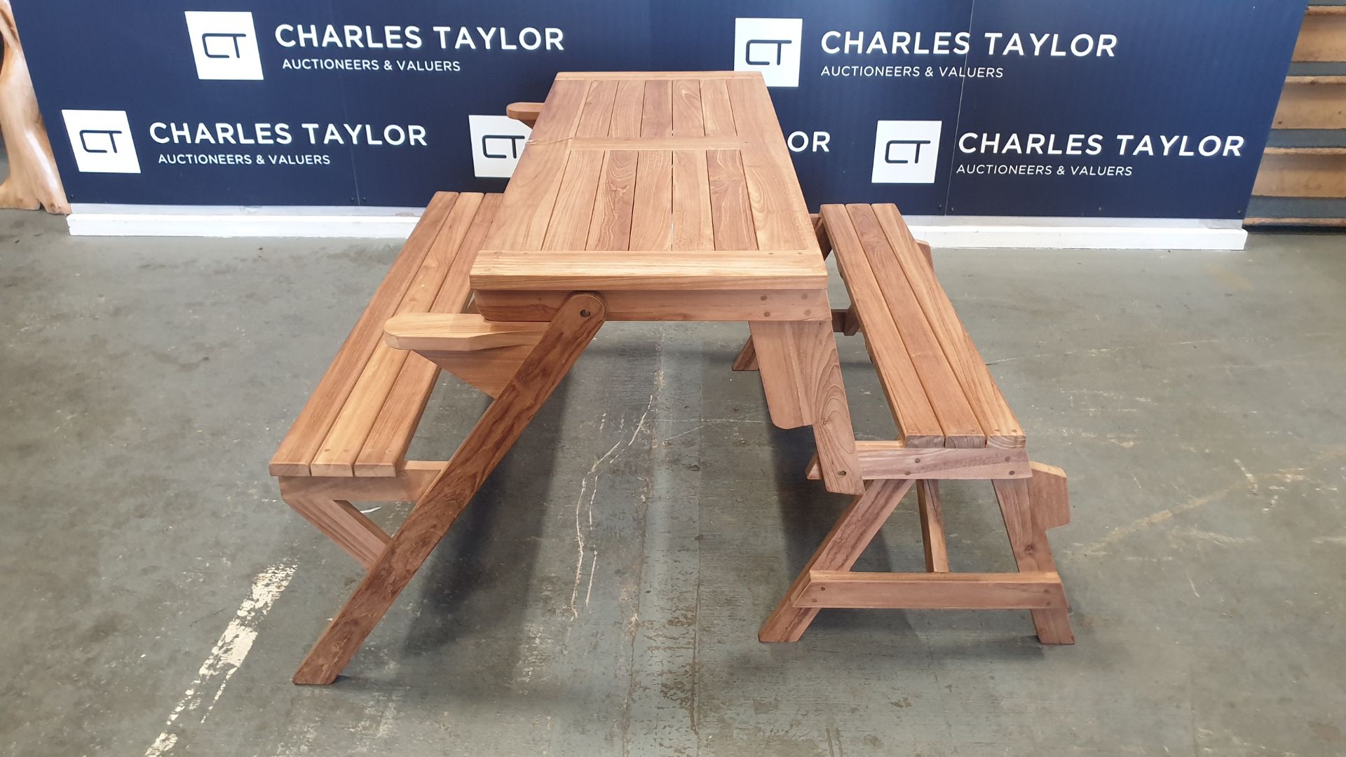 BRAND NEW SOLID TEAK WOODEN PICNIC BENCH 135 X 58 X 86cm RRP £500