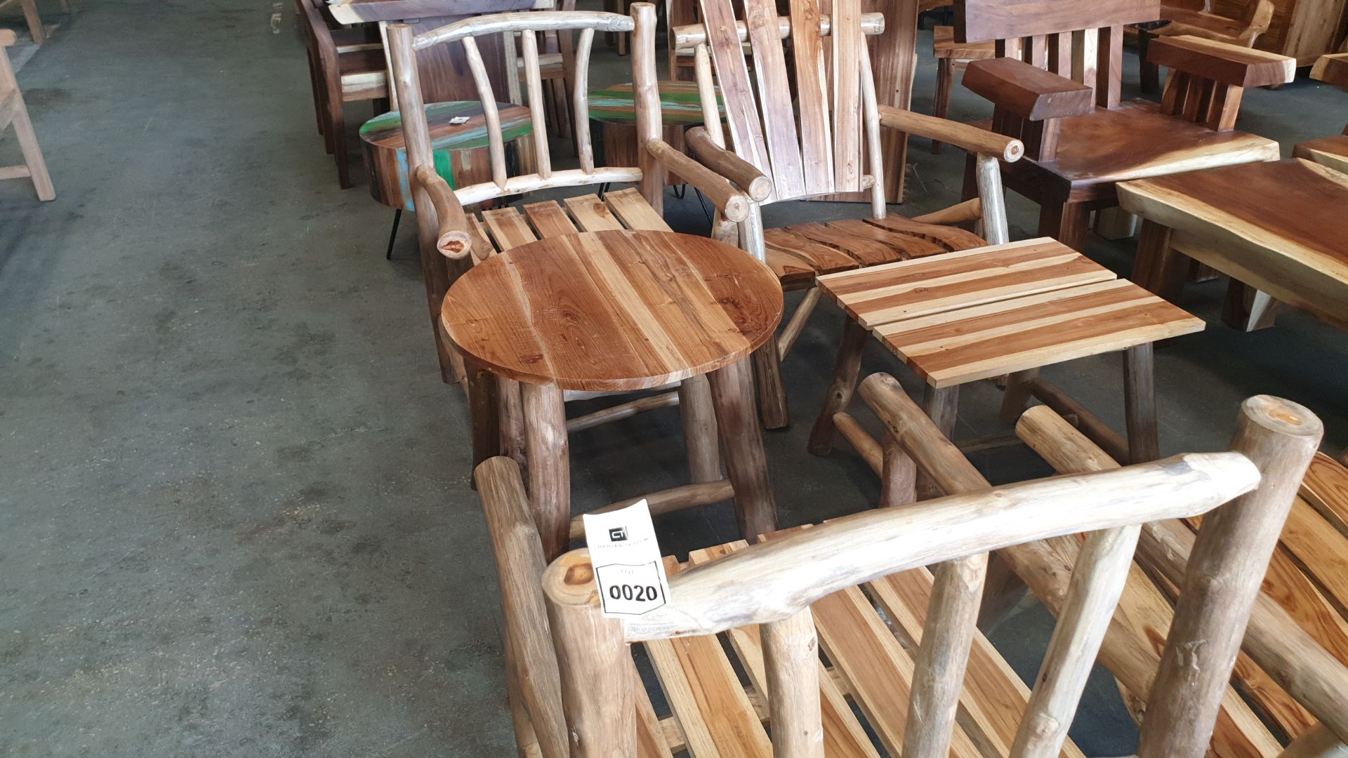BRAND NEW SOLID TEAK ROOT WOODEN FLINTSTONE CHAIRS AND COFFEE TABLE 95 X 65 X 60cm RRP £725 - Image 2 of 2