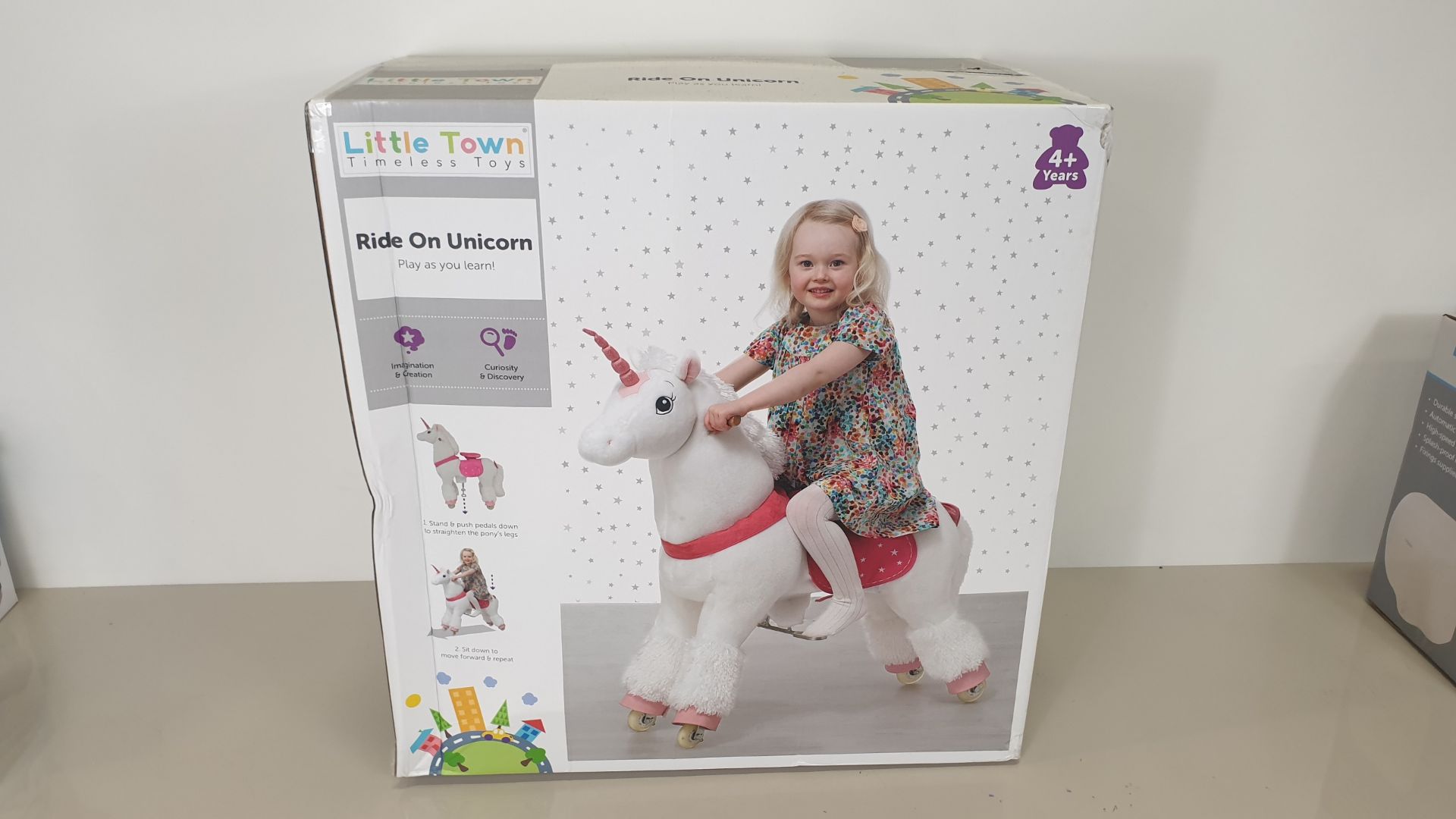 LITTLE TOWN TIMELESS TOYS RIDE ON UNICORN (BOXED)