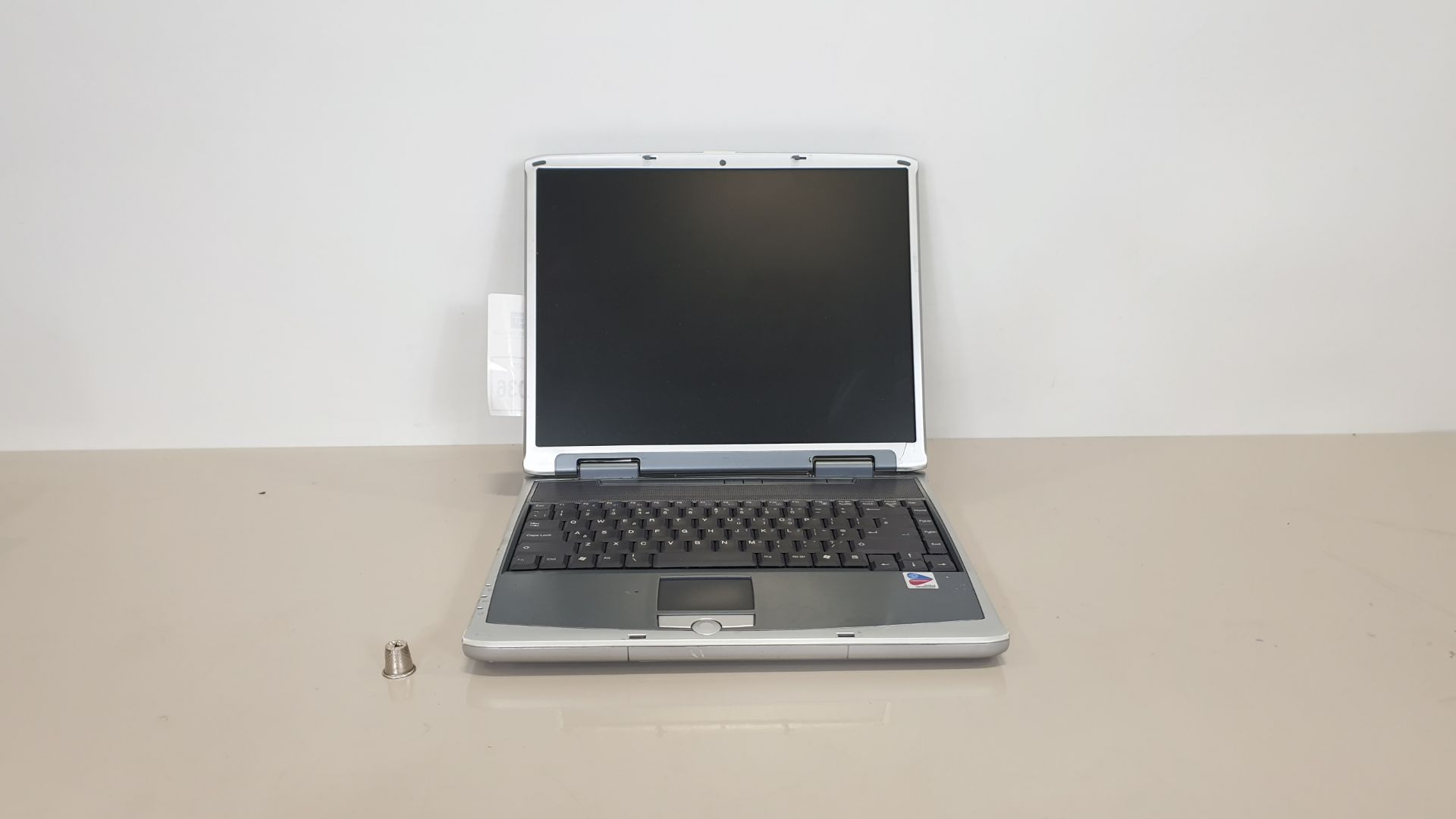 IPC MEDIA LAPTOP WITH CHARGER NO O/S