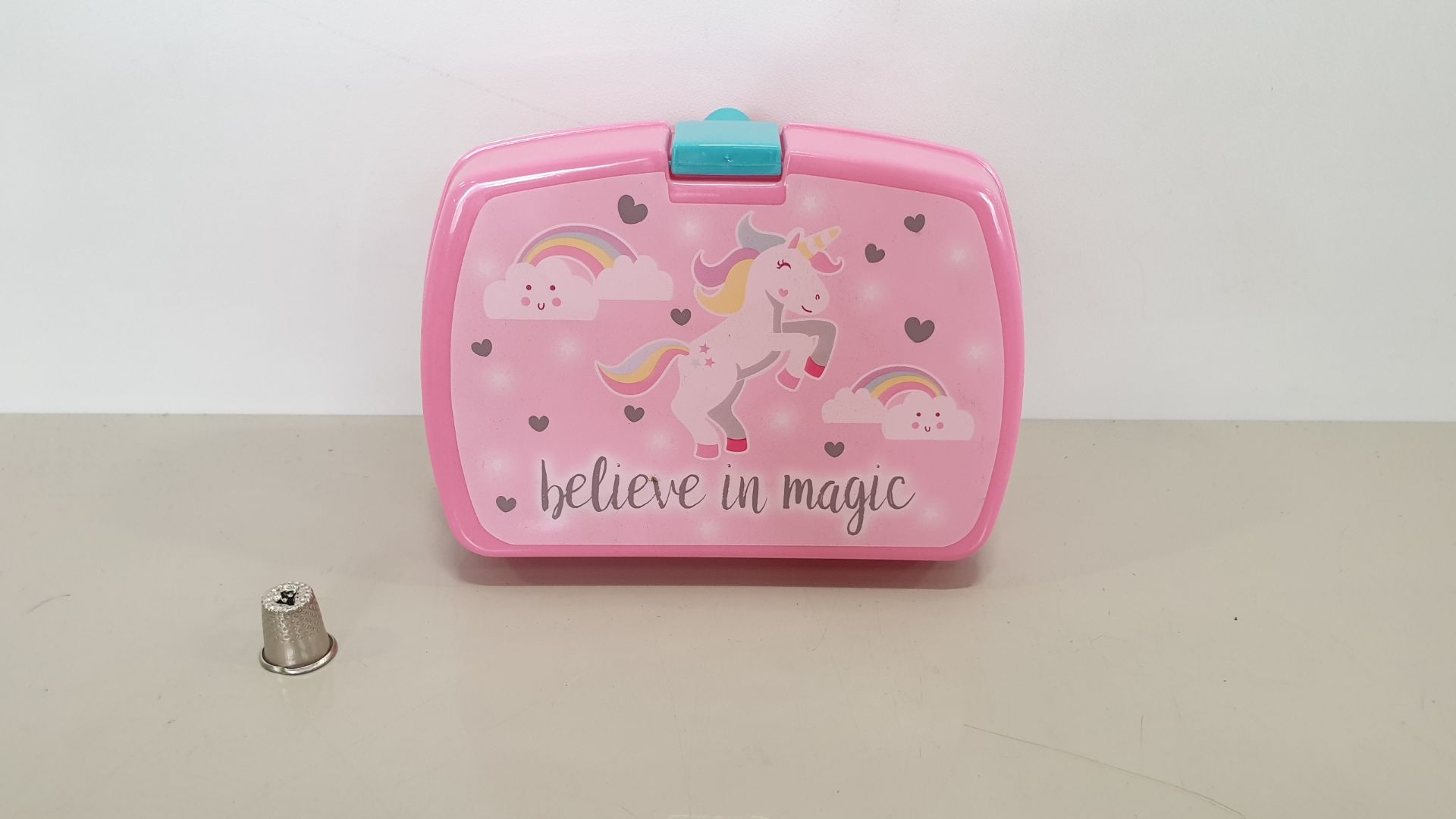 84 X BRAND NEW BELIEVE IN MAGIC UNICORN LUNCH BOXES IN 7 BOXES