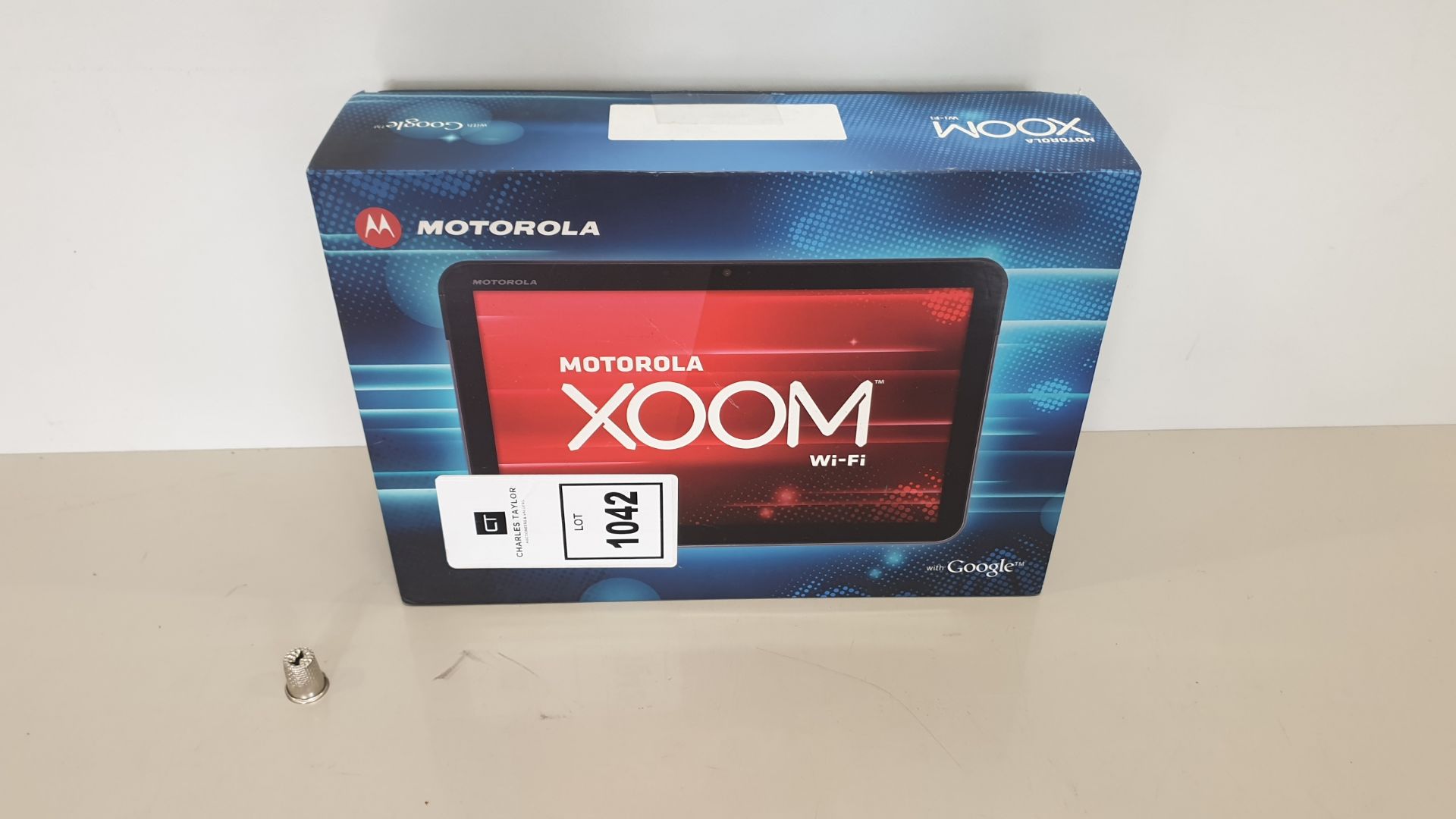 MOTOROLA 200M TABLET 10" SCREEN / 32GB STORAGE BOXED W/ CHARGER