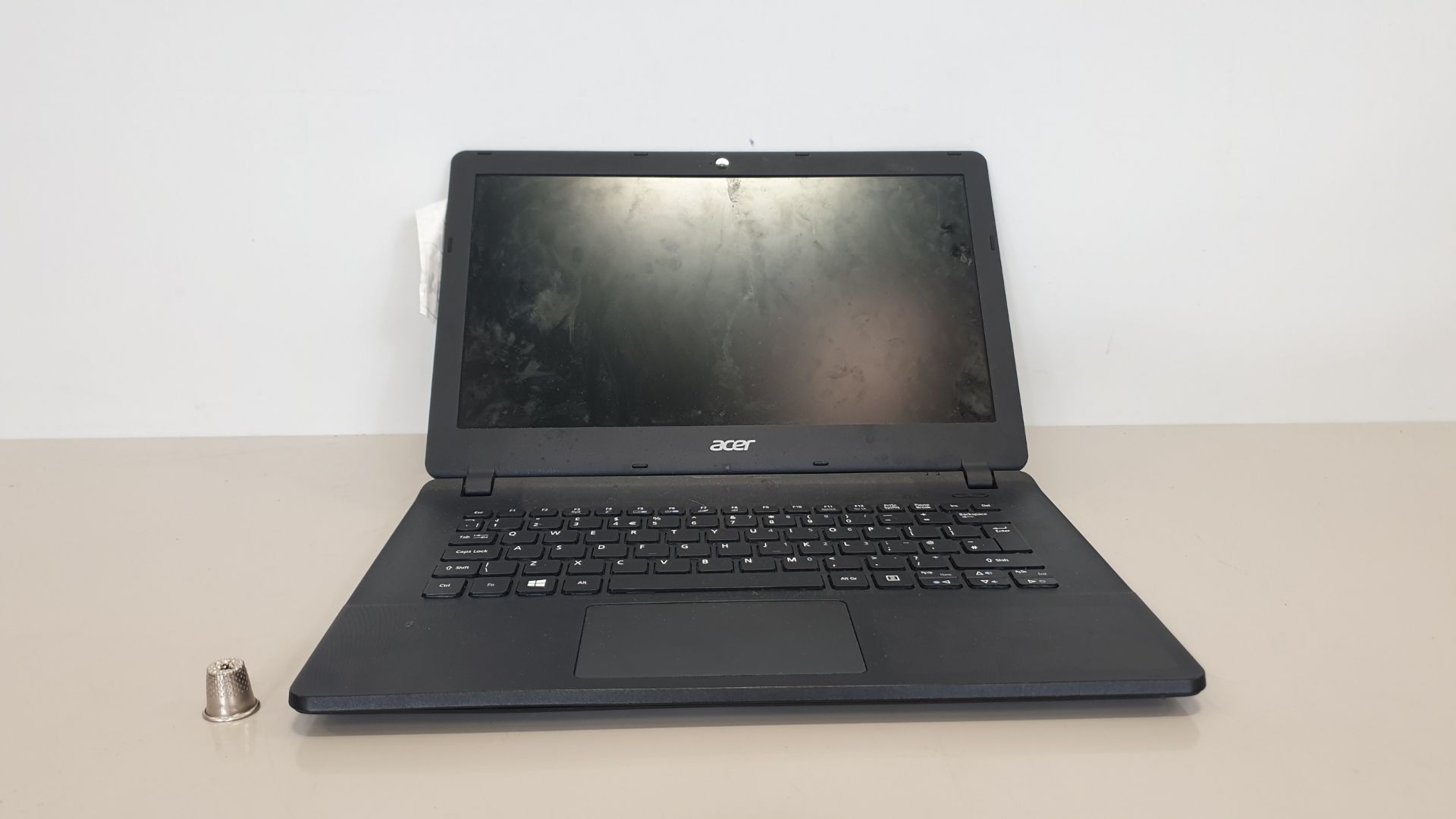 ACER ES1-311 WITH WINDOWS 8 1000GB HARD DRIVE - INCLUDES CHARGER