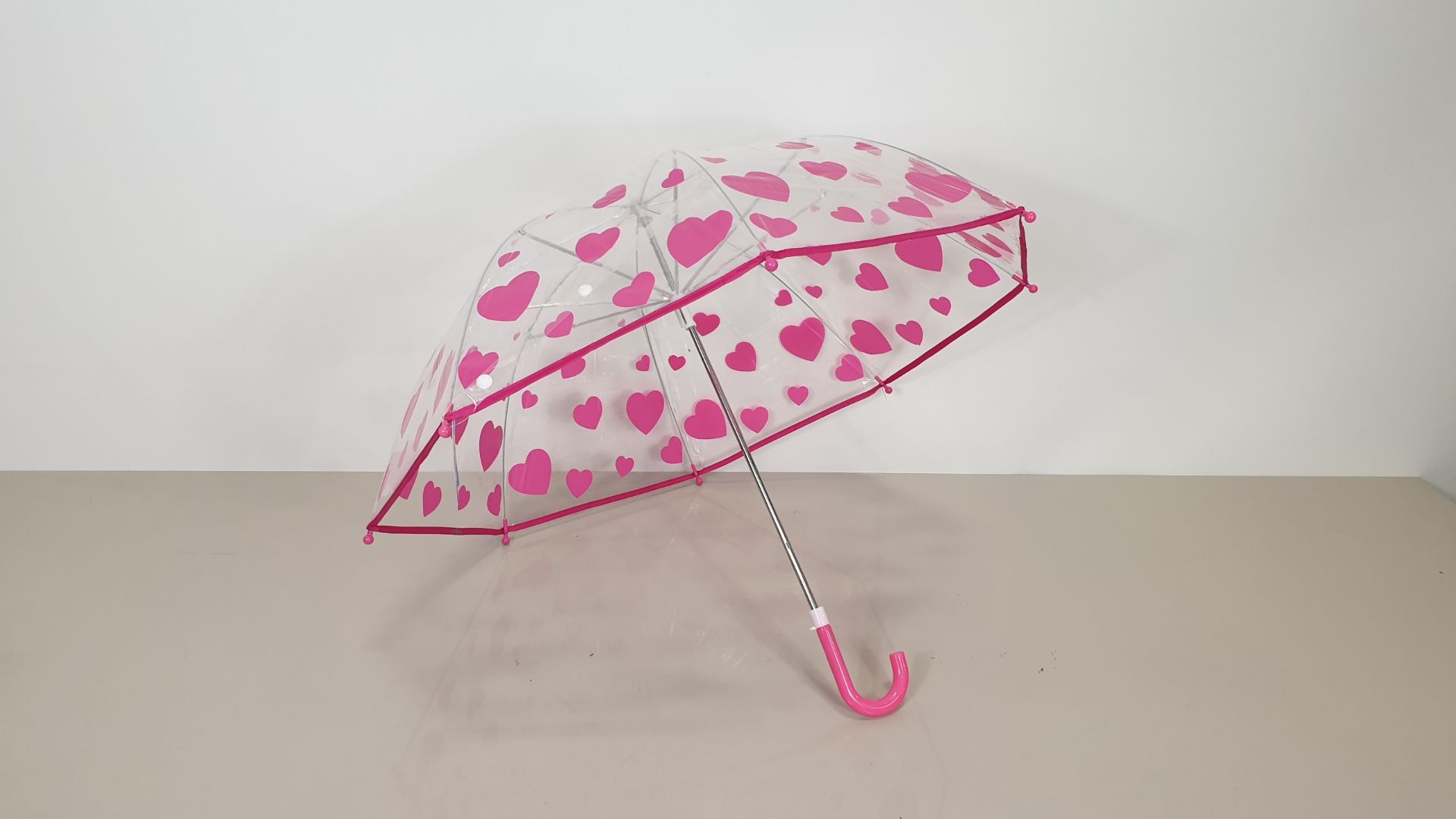 256 X KIDS CLEAR UMBRELLA PRINTED HEARTS - IN 16 BOXES